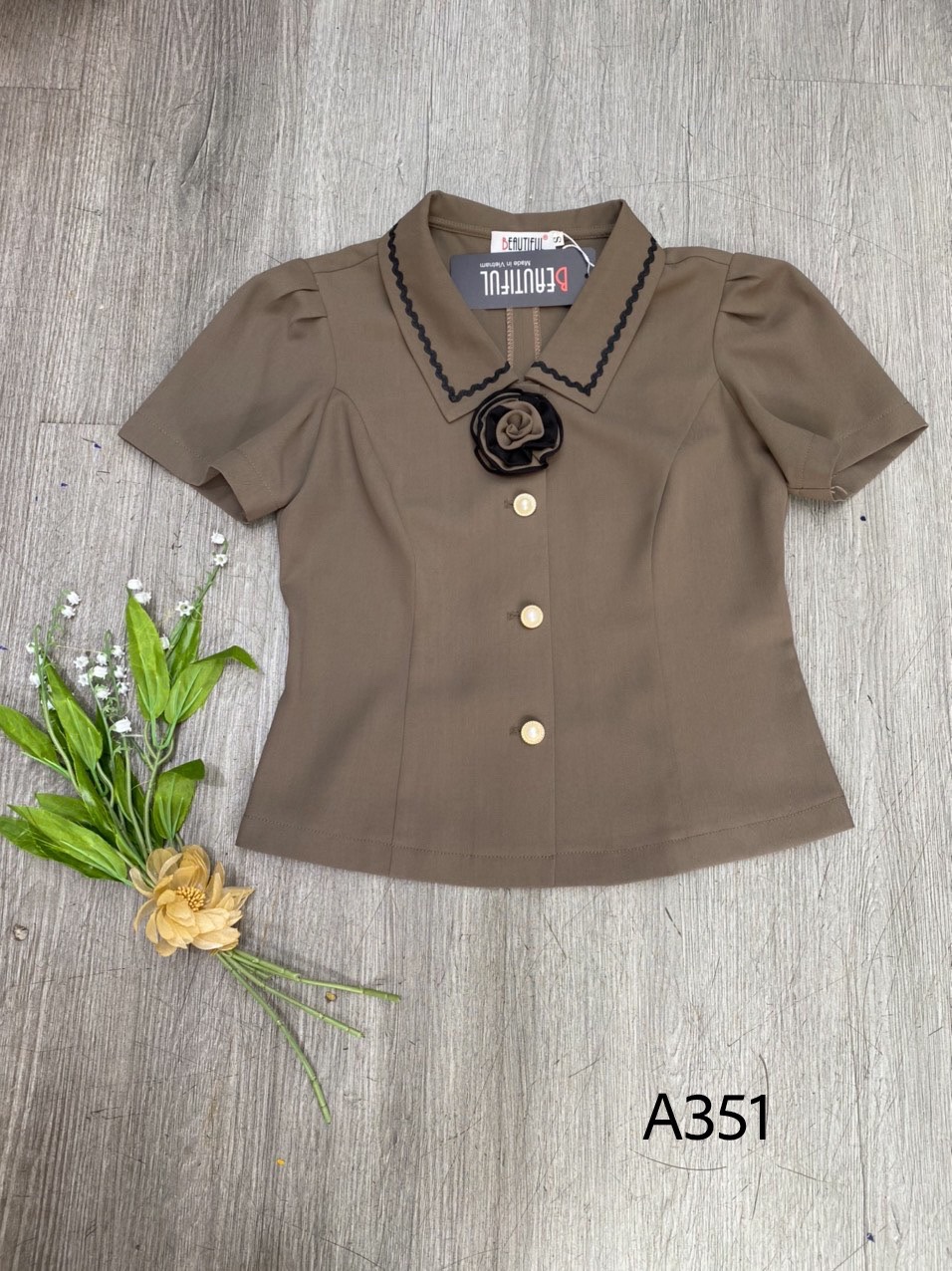 A351 Áo peplum hoa viền cổ