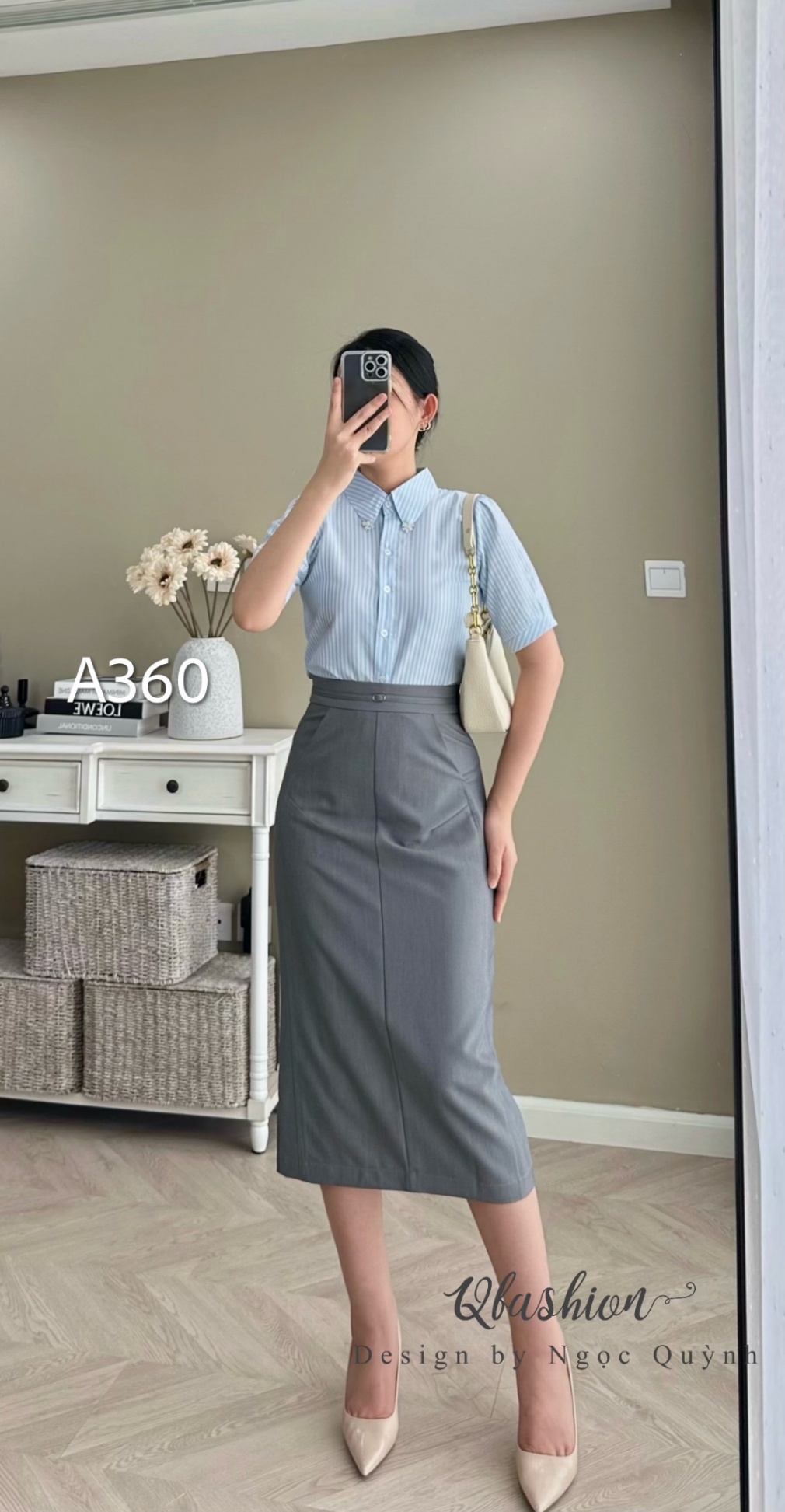 A360 Áo sơ mi kẻ cổ nhọn đính nơ