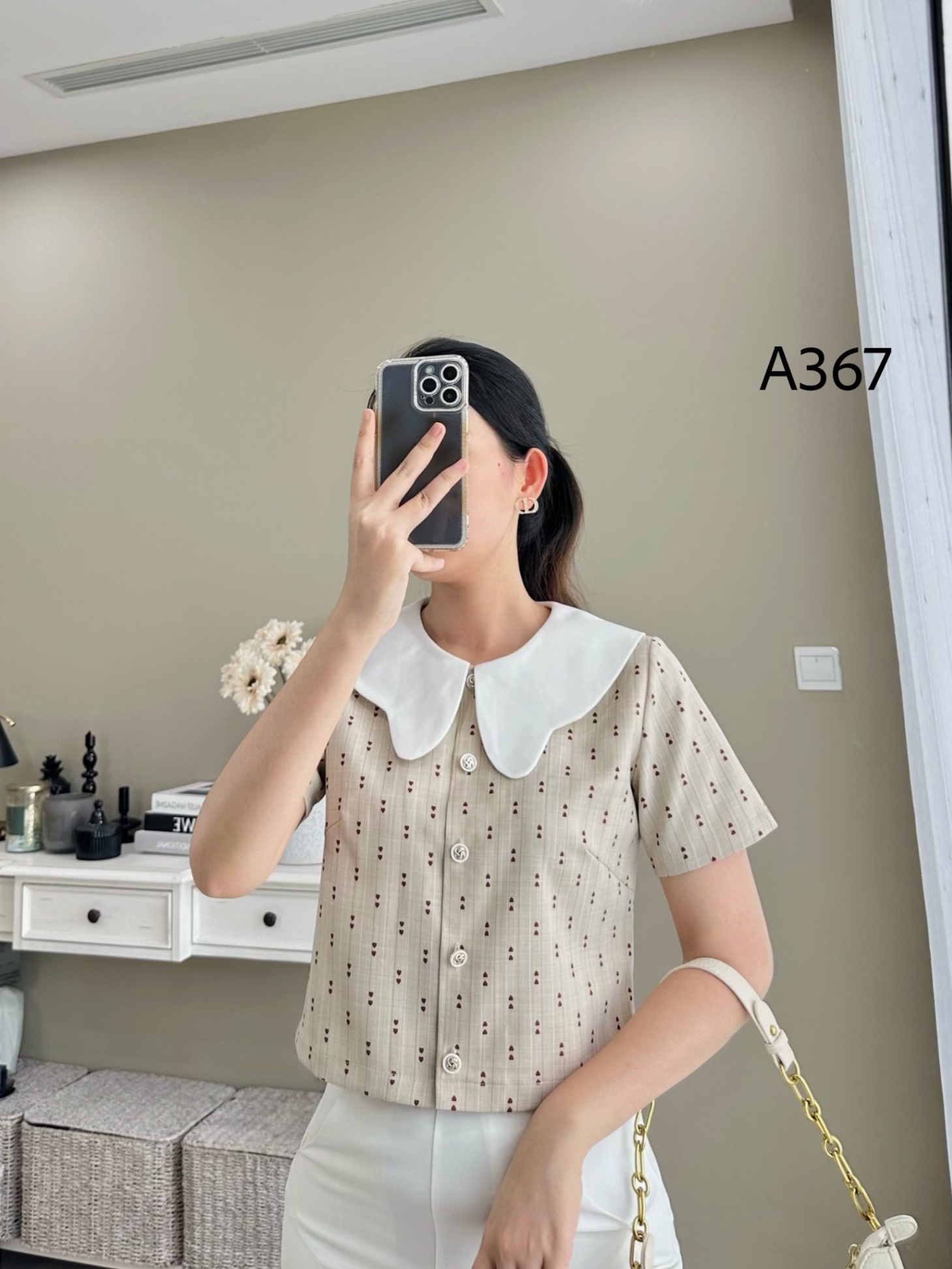 A367 Áo peplum tim cổ bướm trắng