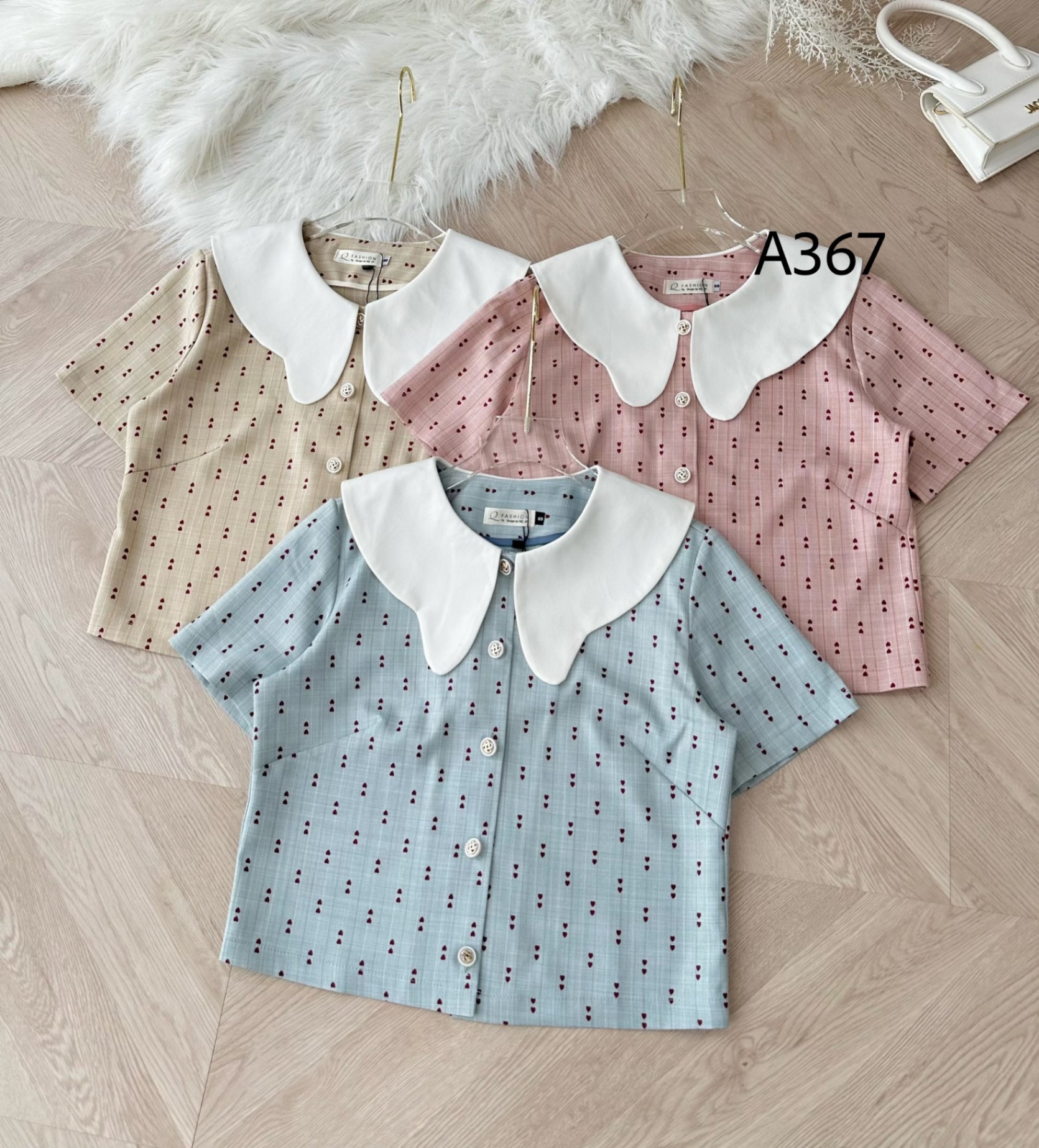 A367 Áo peplum tim cổ bướm trắng