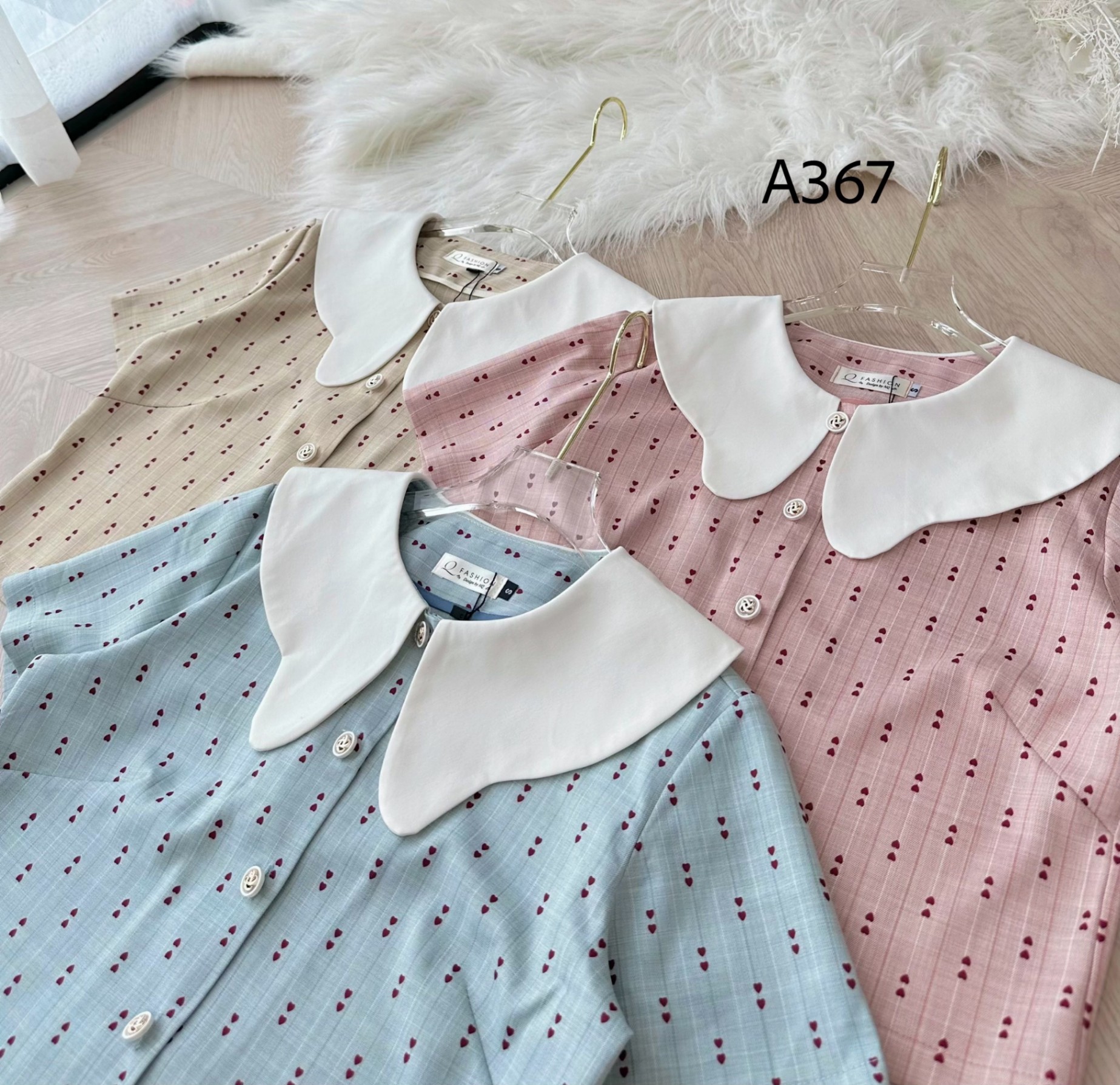 A367 Áo peplum tim cổ bướm trắng