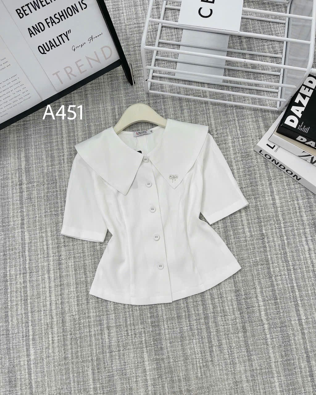 A451 Áo cổ rộng tag nơ