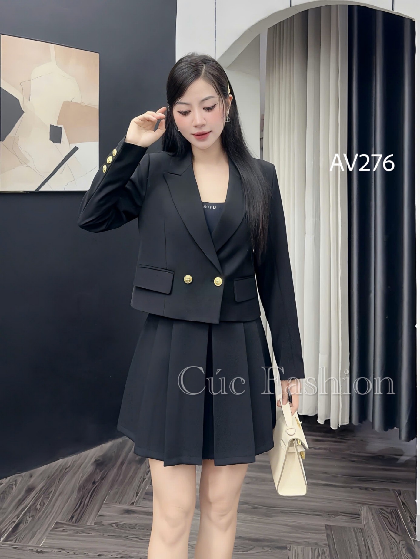 AV276 vest lỡ cổ vếch cúc vàng