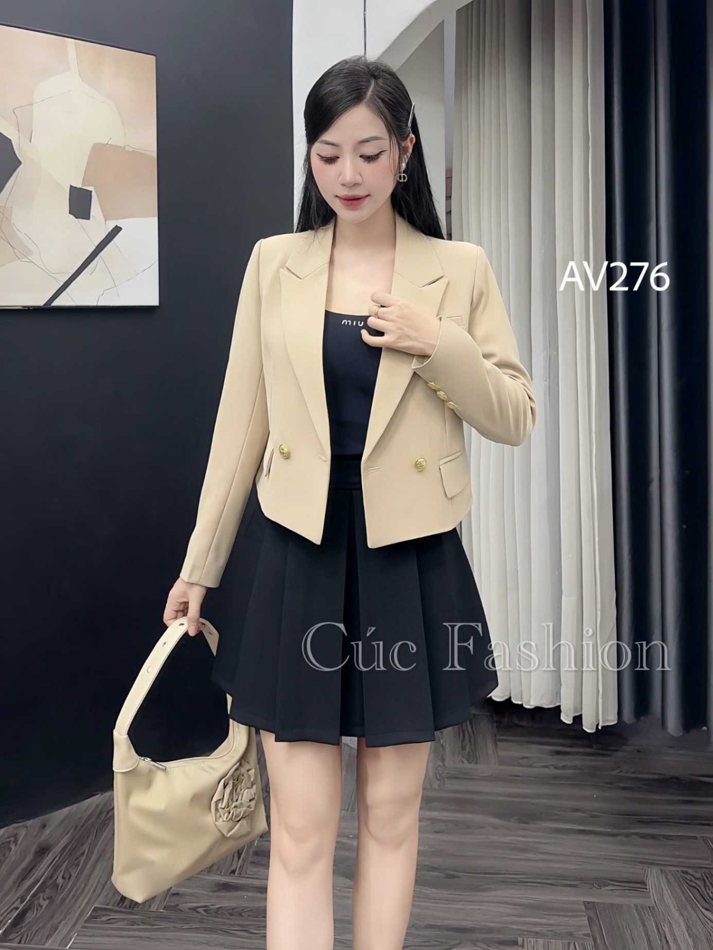 AV276 vest lỡ cổ vếch cúc vàng