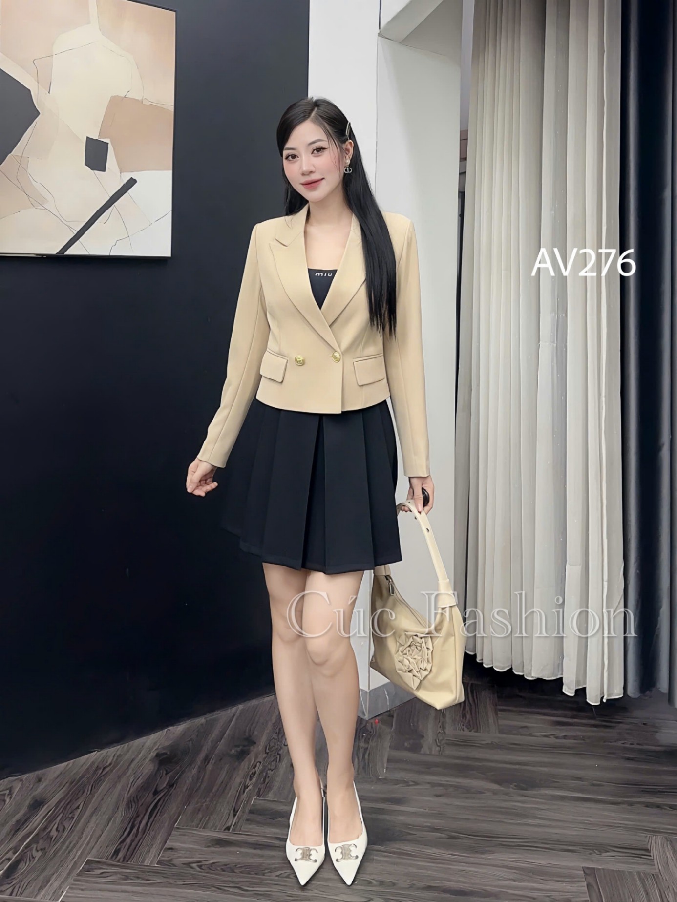 AV276 vest lỡ cổ vếch cúc vàng