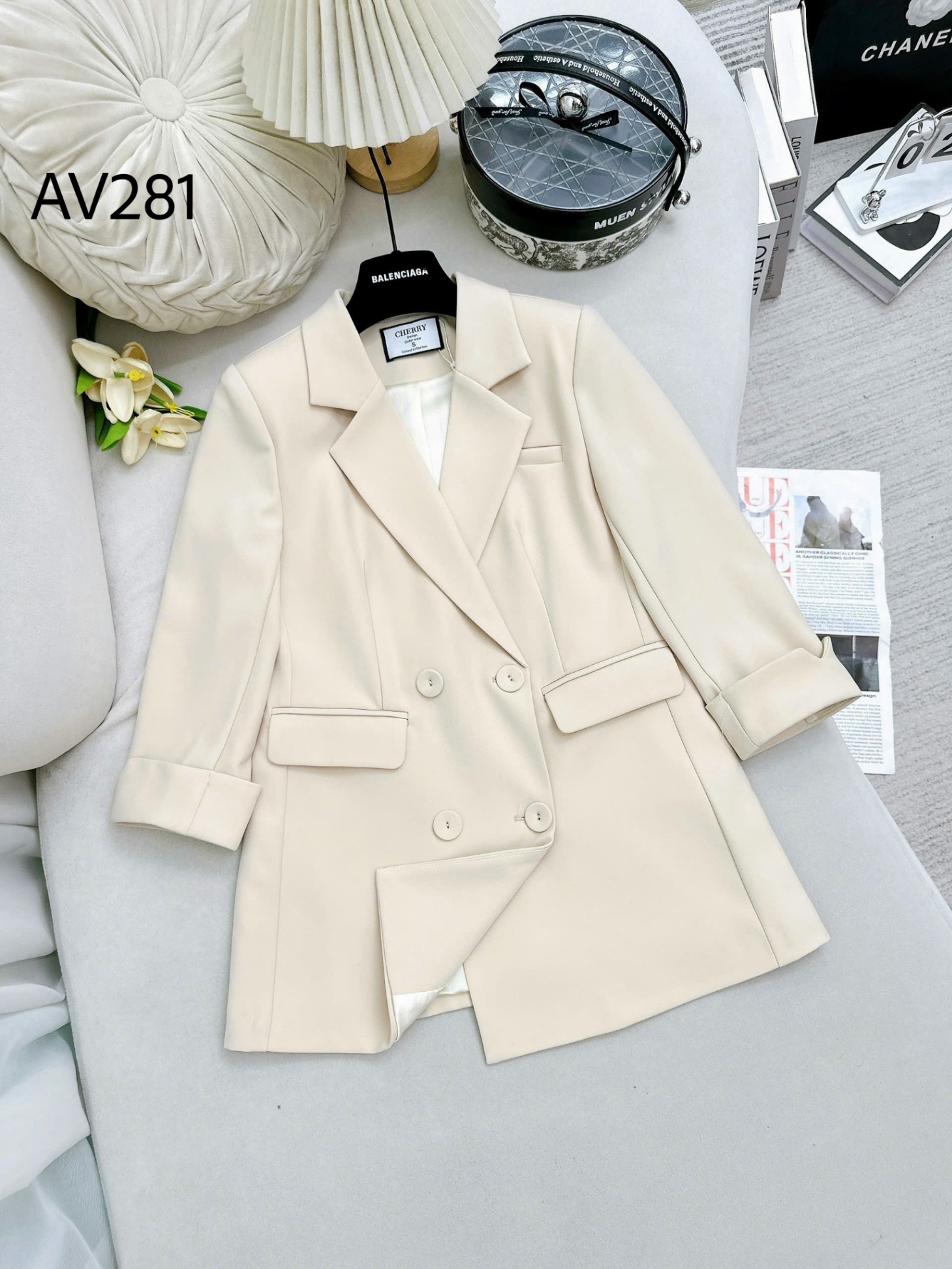 AV281 áo blazer 4 cúc bọc tay sắn