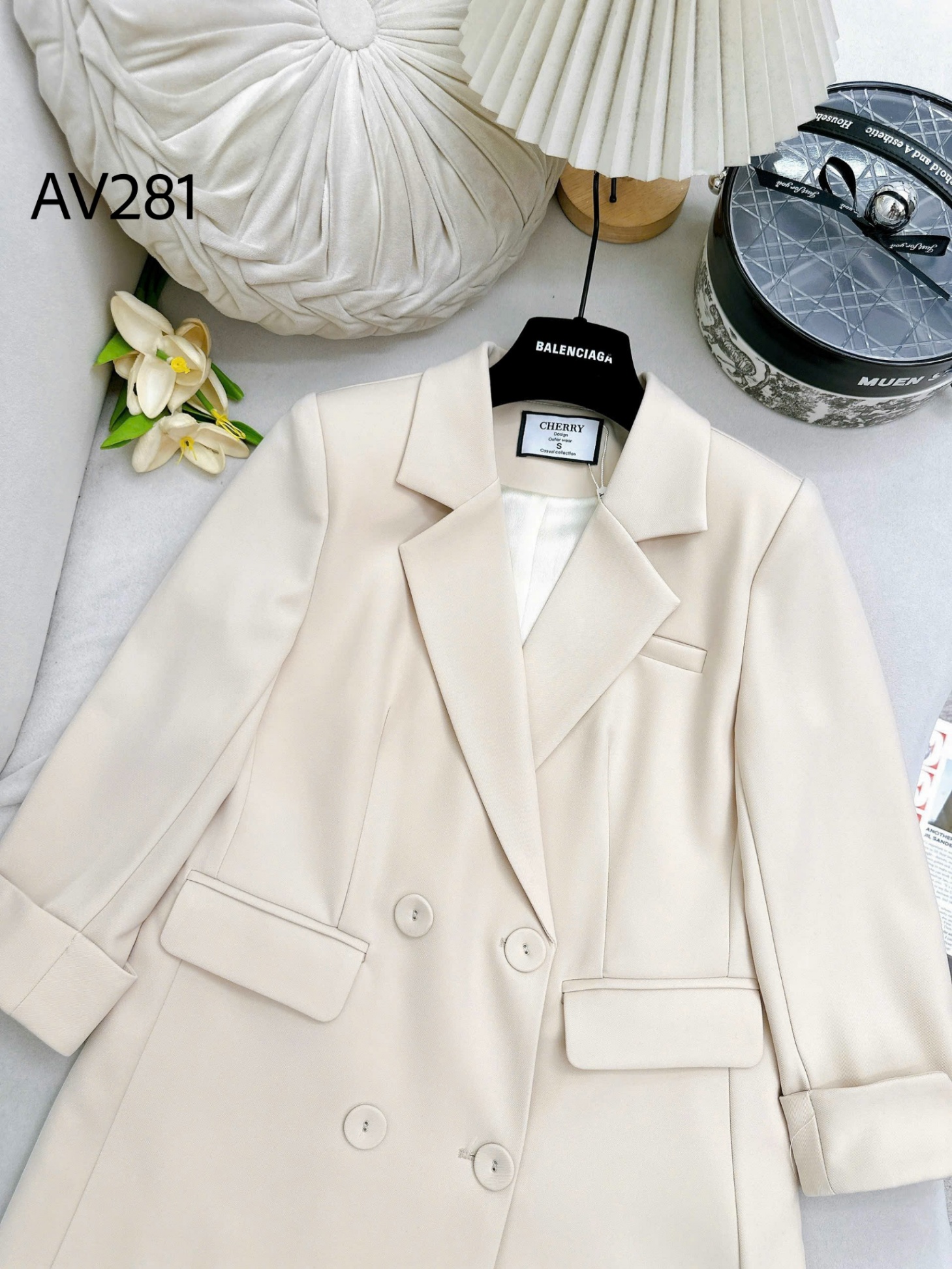 AV281 áo blazer 4 cúc bọc tay sắn