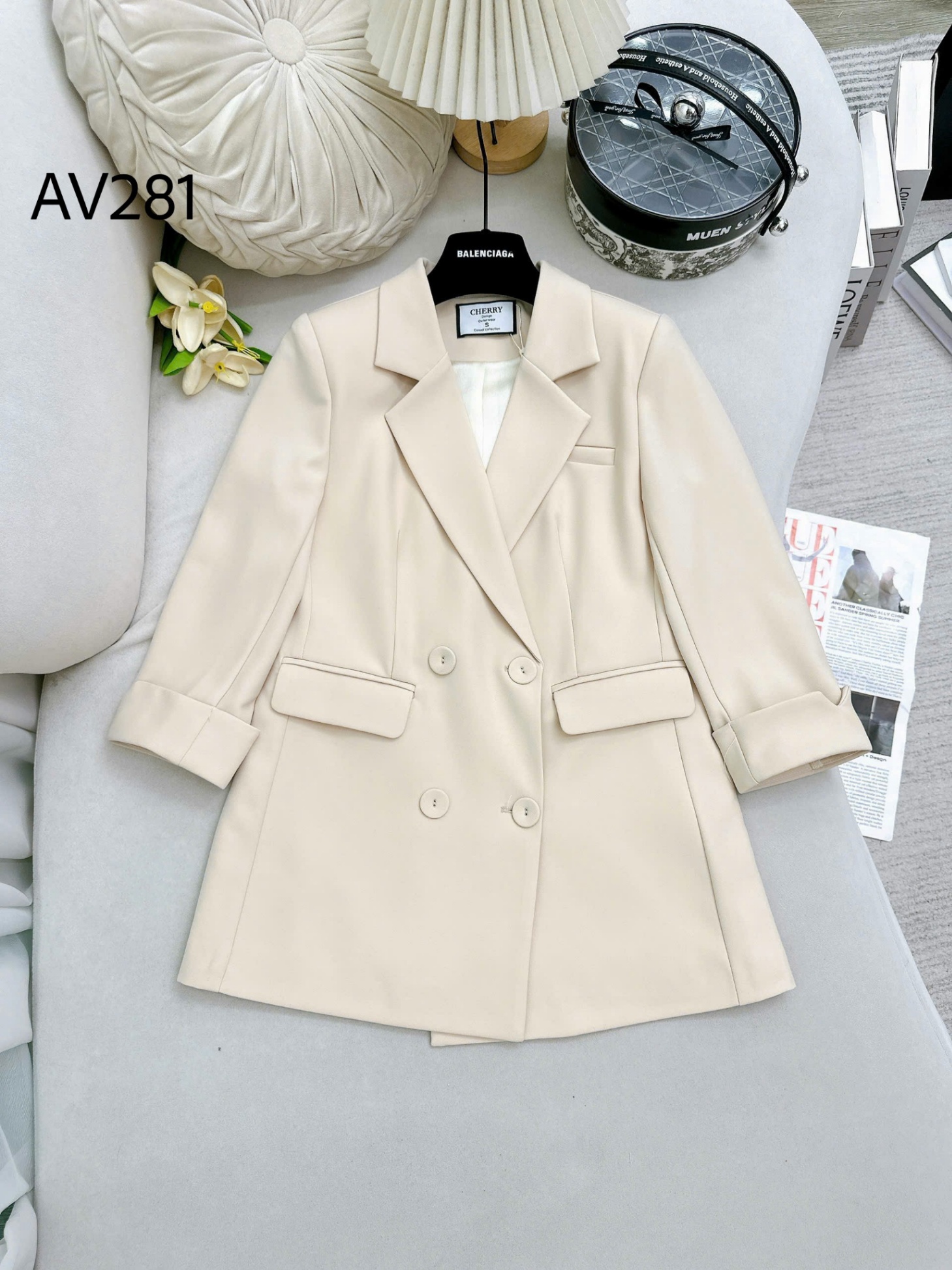 AV281 áo blazer 4 cúc bọc tay sắn