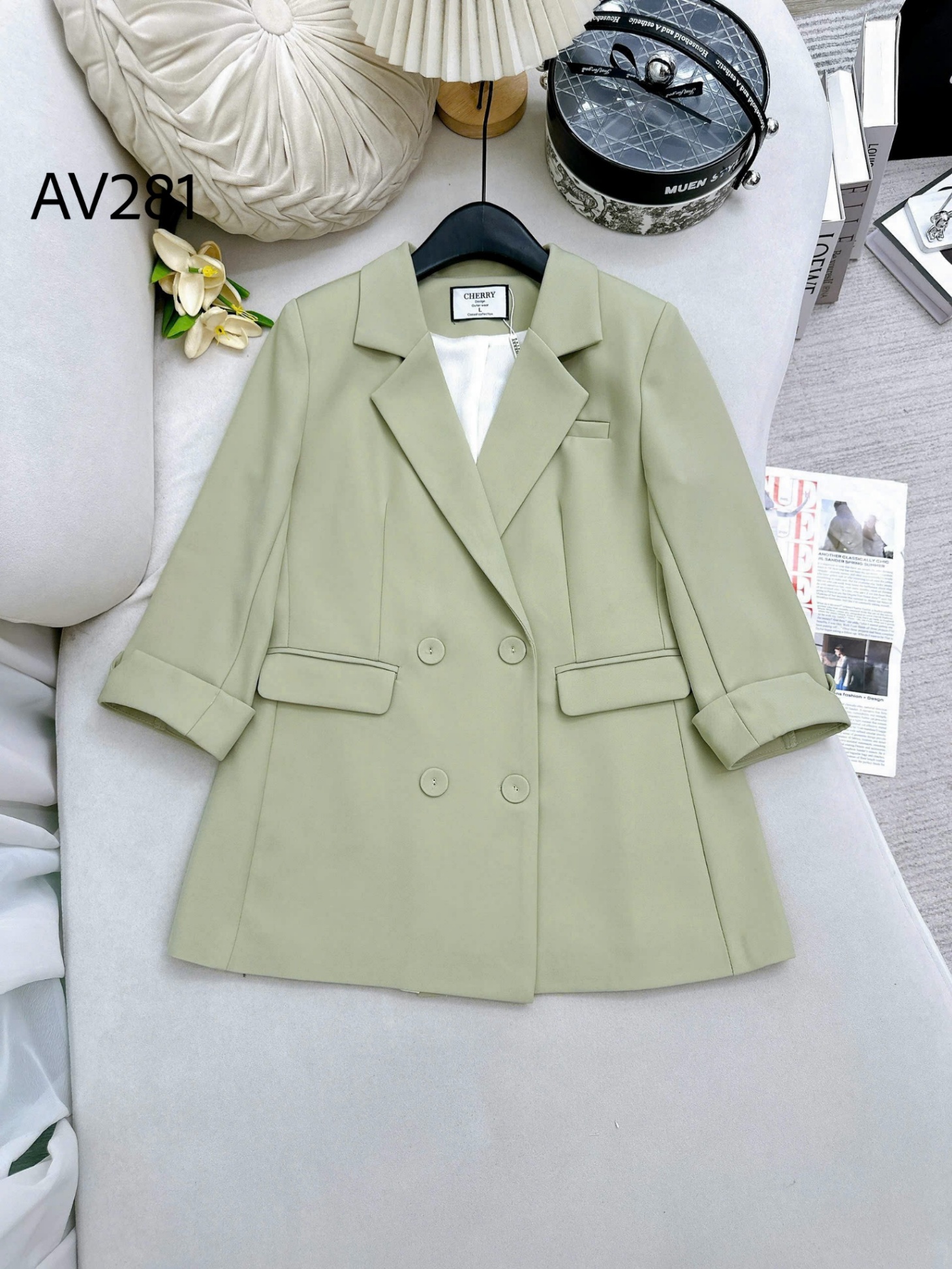 AV281 áo blazer 4 cúc bọc tay sắn