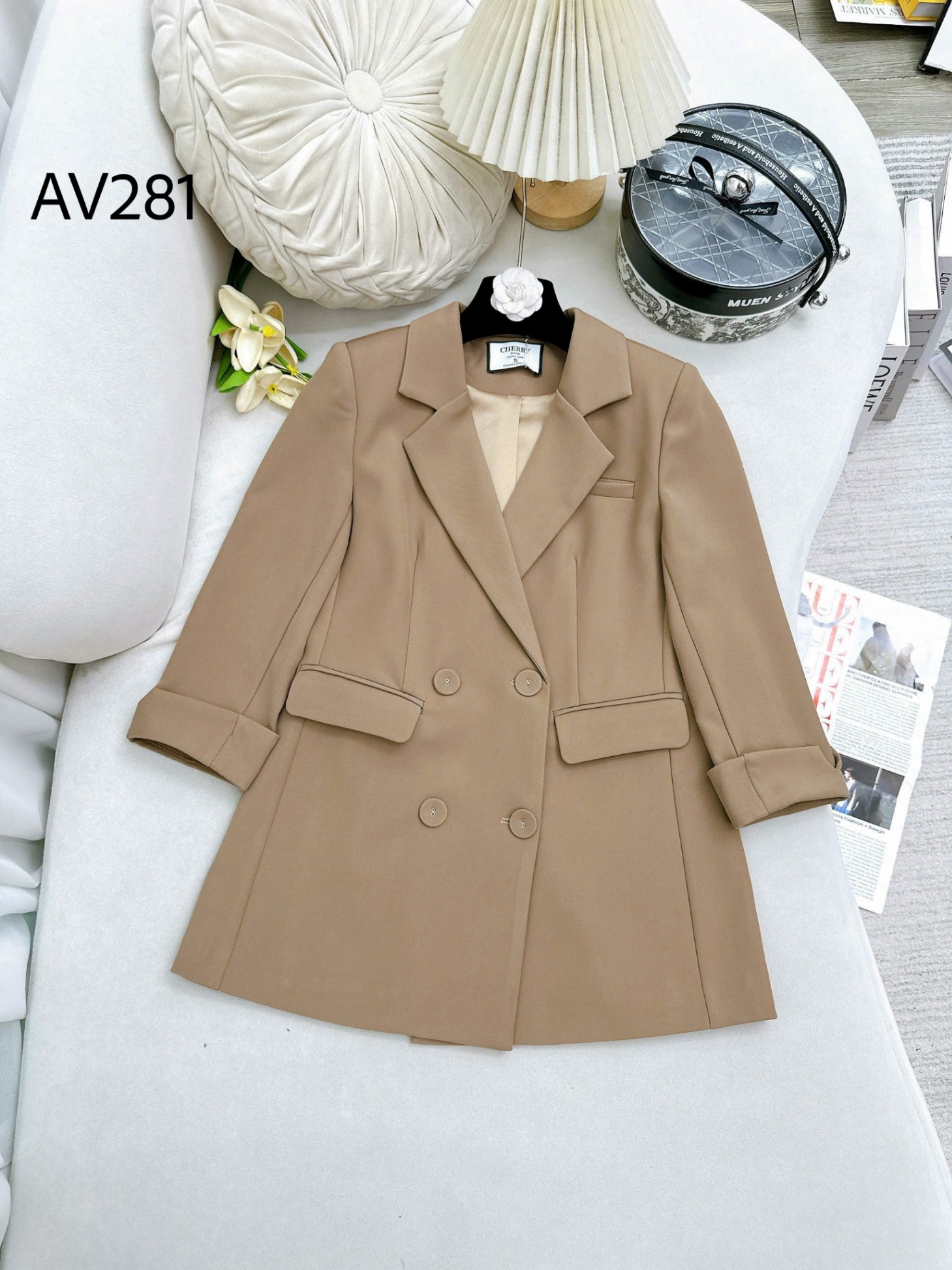 AV281 áo blazer 4 cúc bọc tay sắn