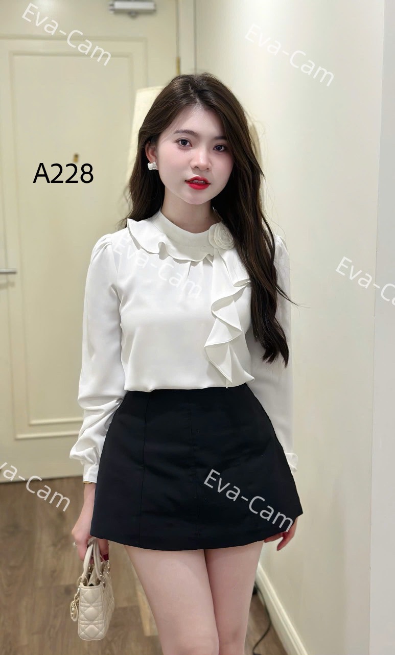 A228 Áo sơ mi lụa cổ hoa bèo rủ