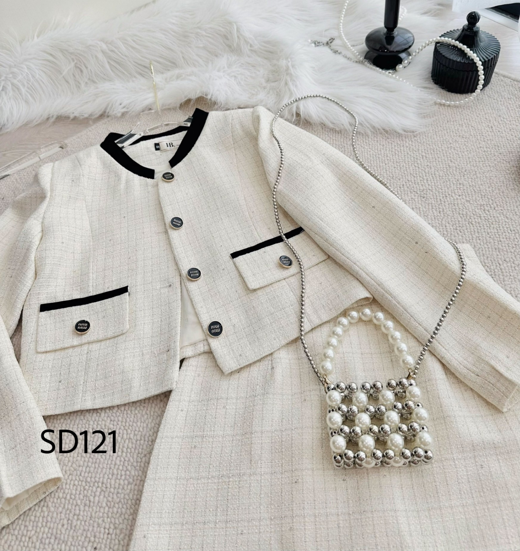 SD121 set dạ váy A ngắn viền đen