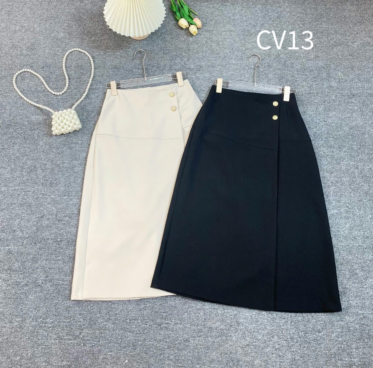 CV13 Chân váy vạt lệch 2 cúc vàng