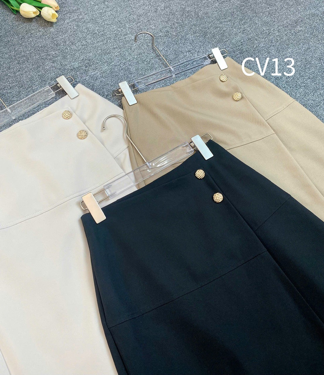 CV13 Chân váy vạt lệch 2 cúc vàng