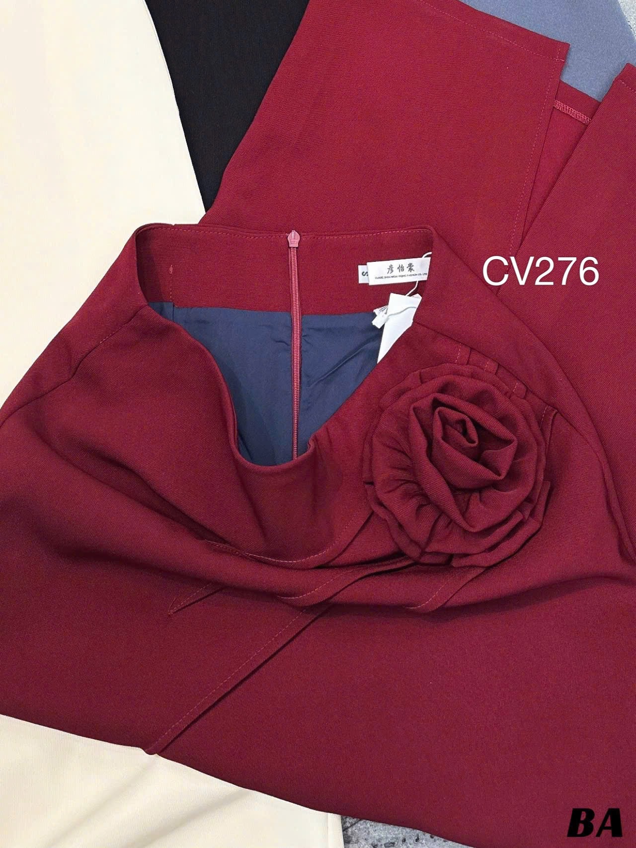 CV276 CV ôm dài tag hoa lệch