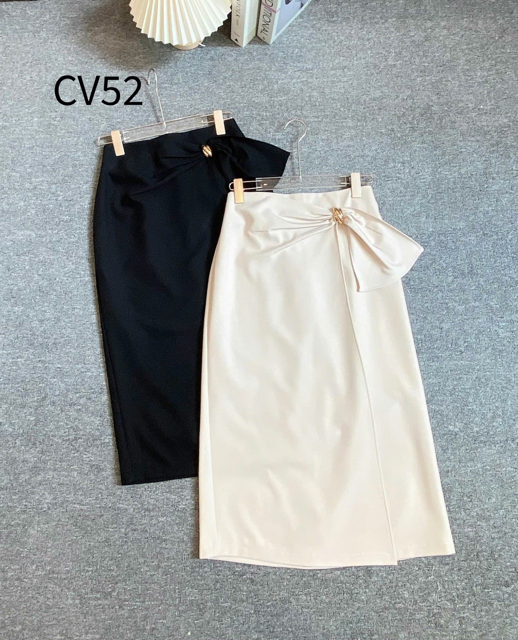 CV52 Chân váy xẻ trước nơ lệch
