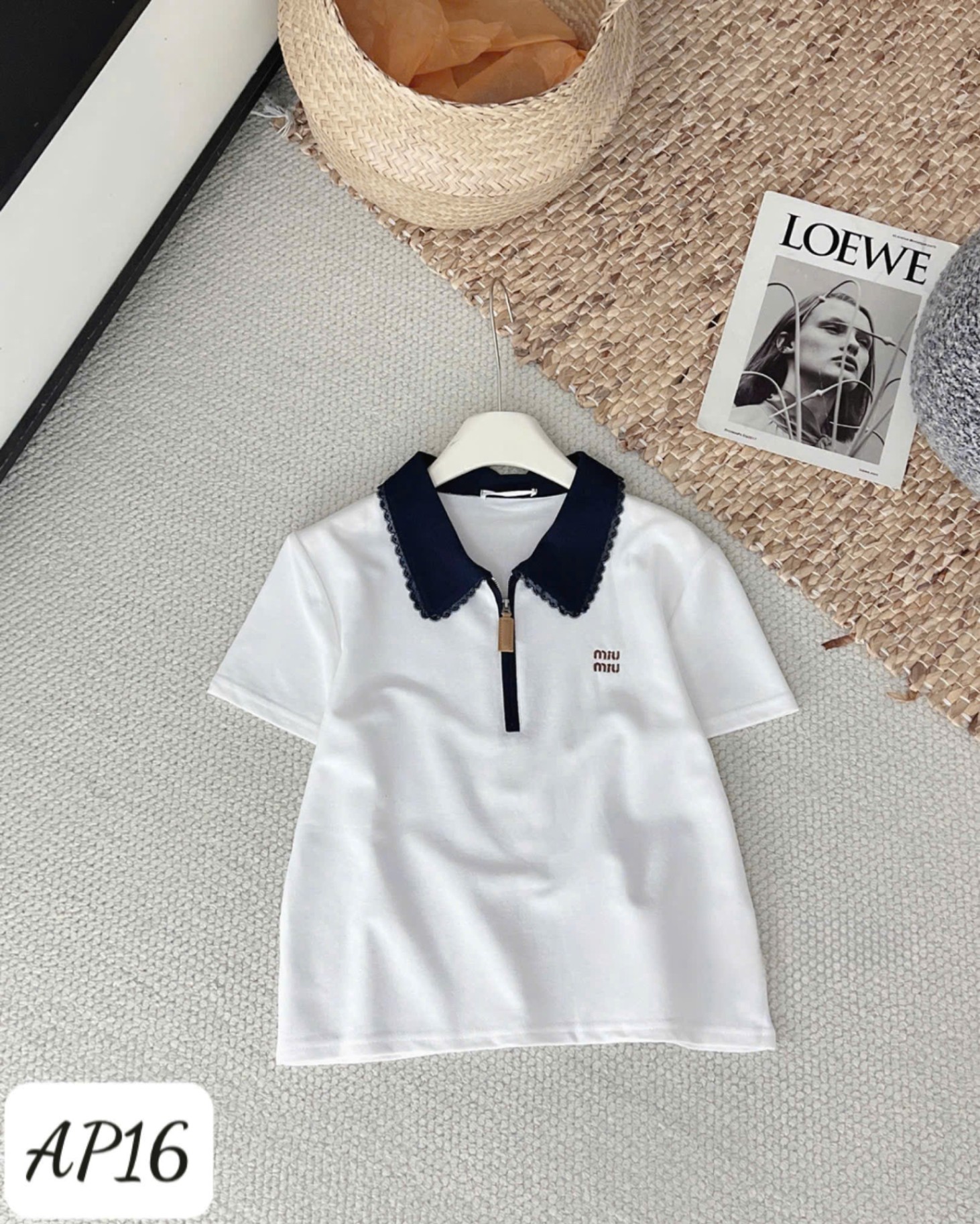 AP17 Áo phông MIUMIU cổ khóa