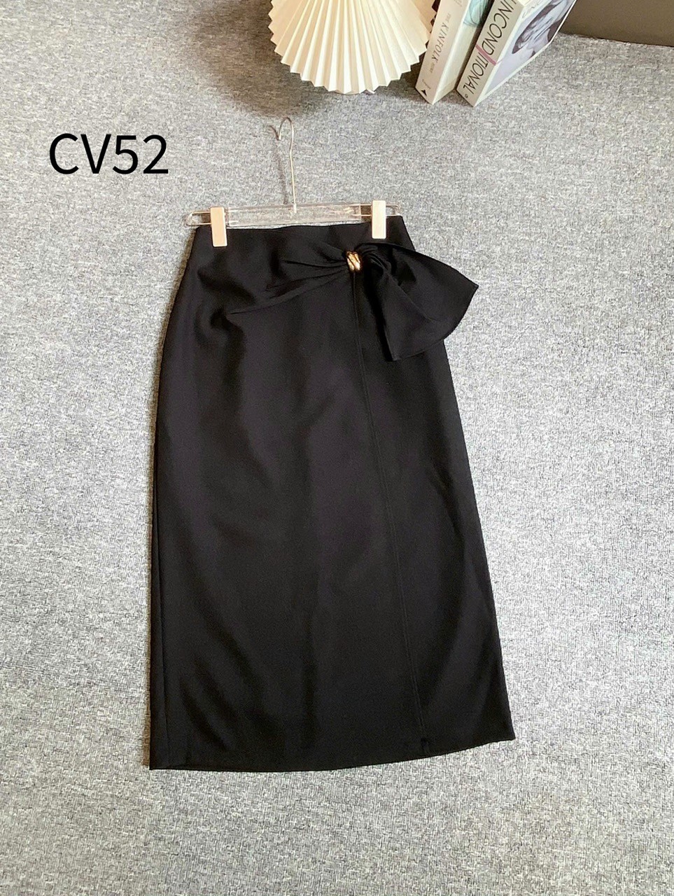 CV52 Chân váy xẻ trước nơ lệch