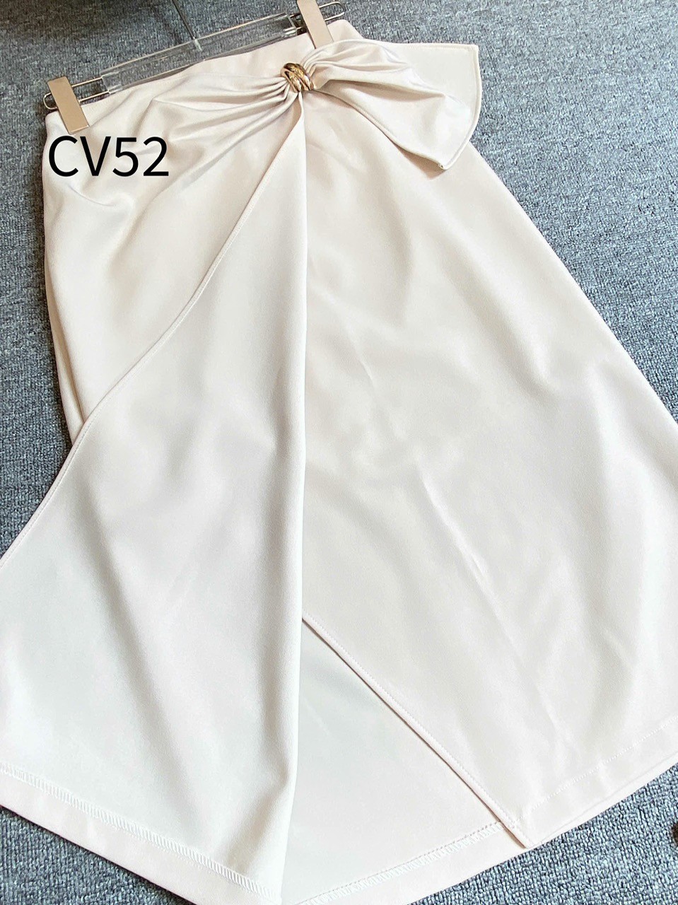 CV52 Chân váy xẻ trước nơ lệch