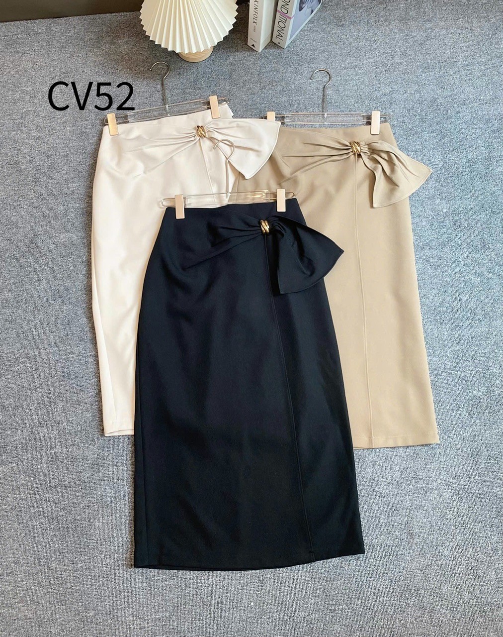 CV52 Chân váy xẻ trước nơ lệch