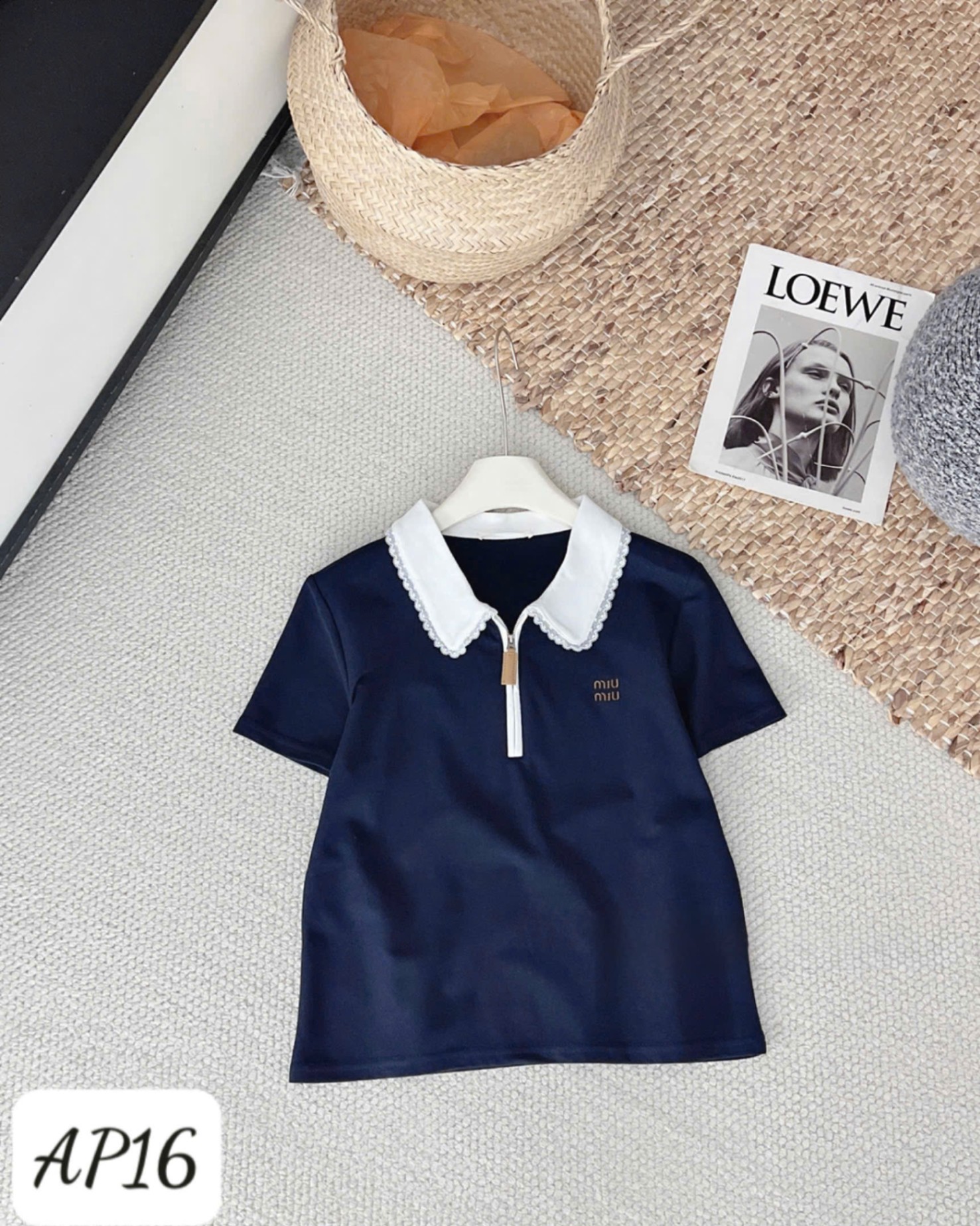 AP17 Áo phông MIUMIU cổ khóa