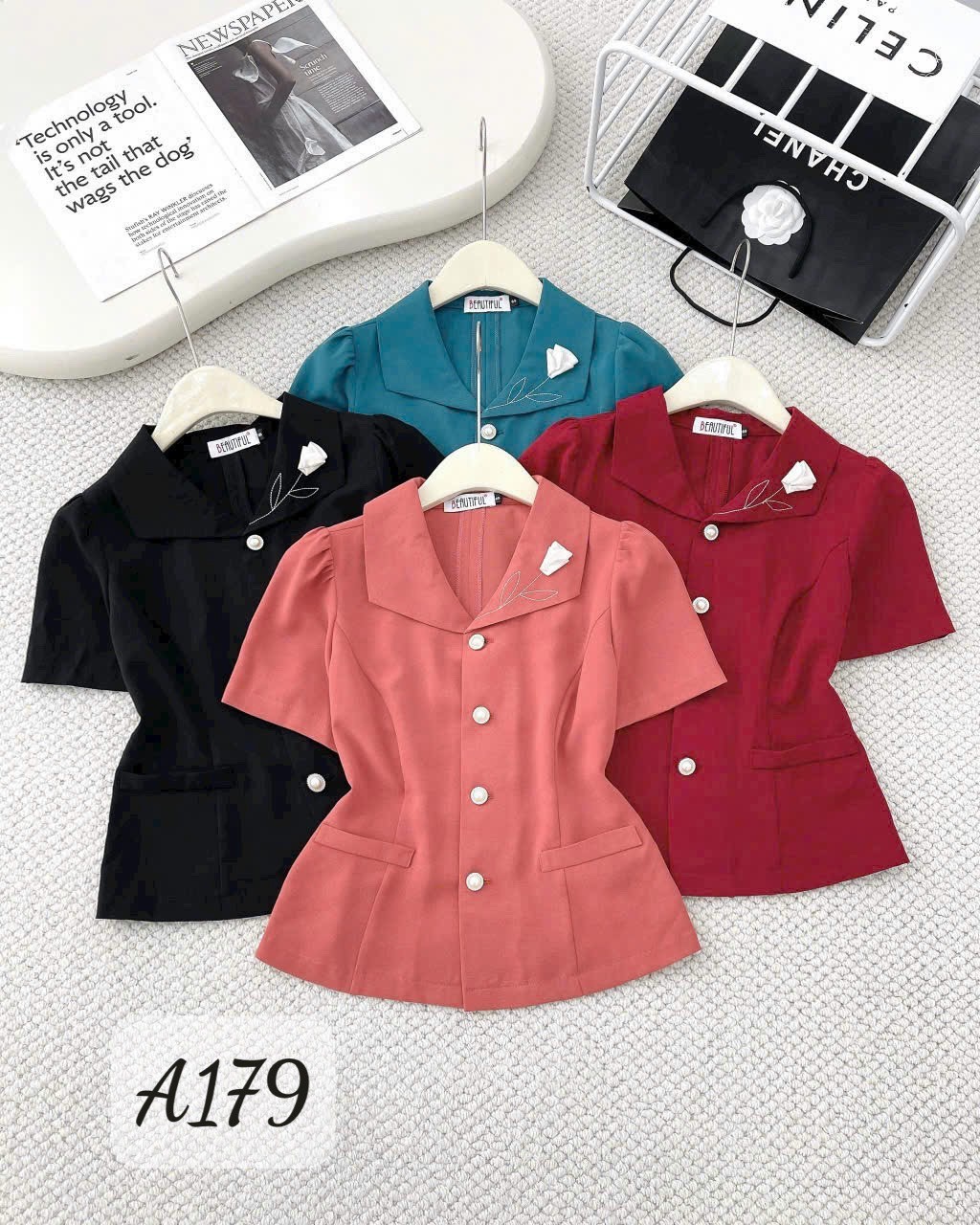 A179 Áo kí giả hoa ngực trắng