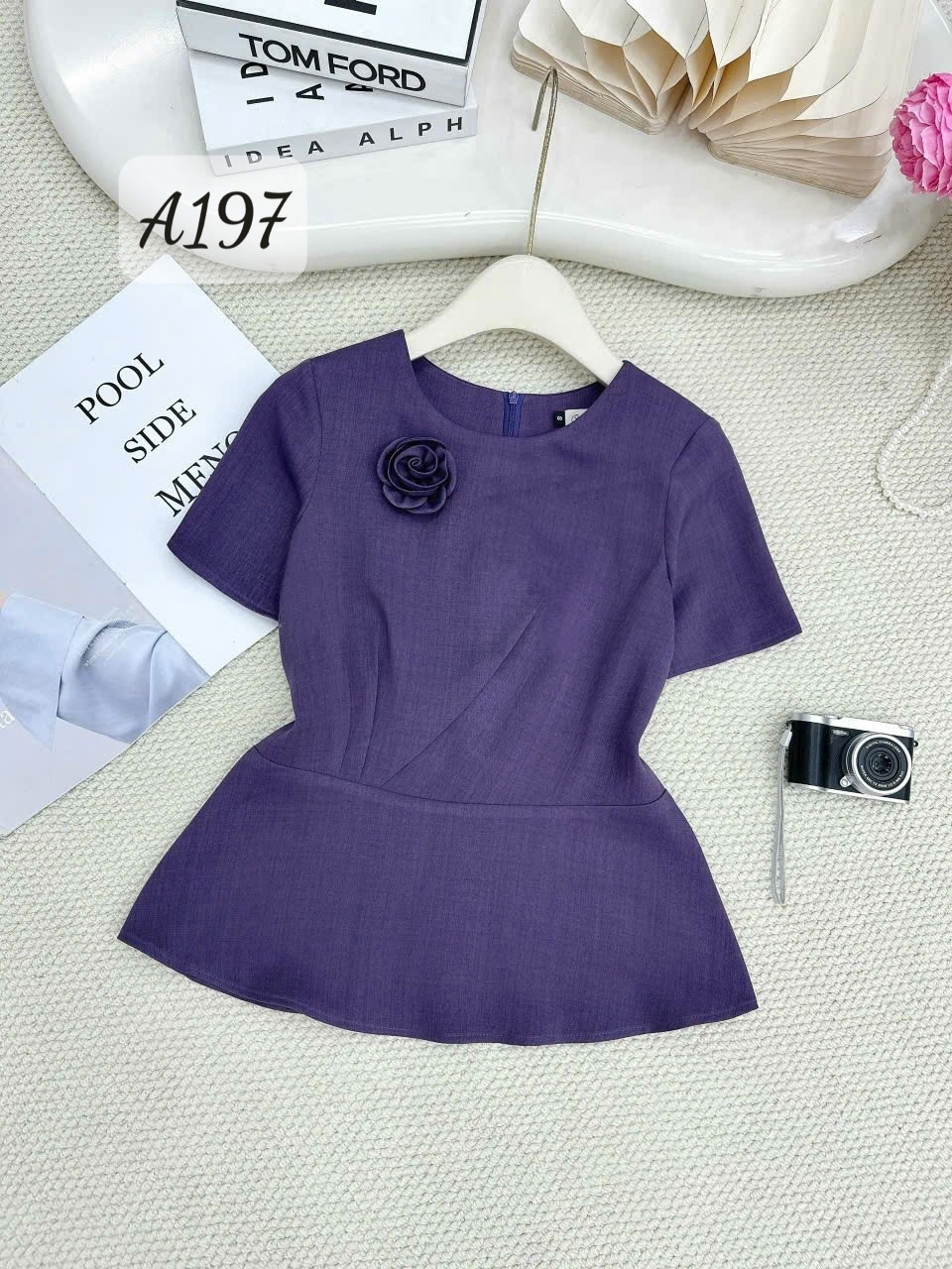 A197 Áo kí giả hoa ngực