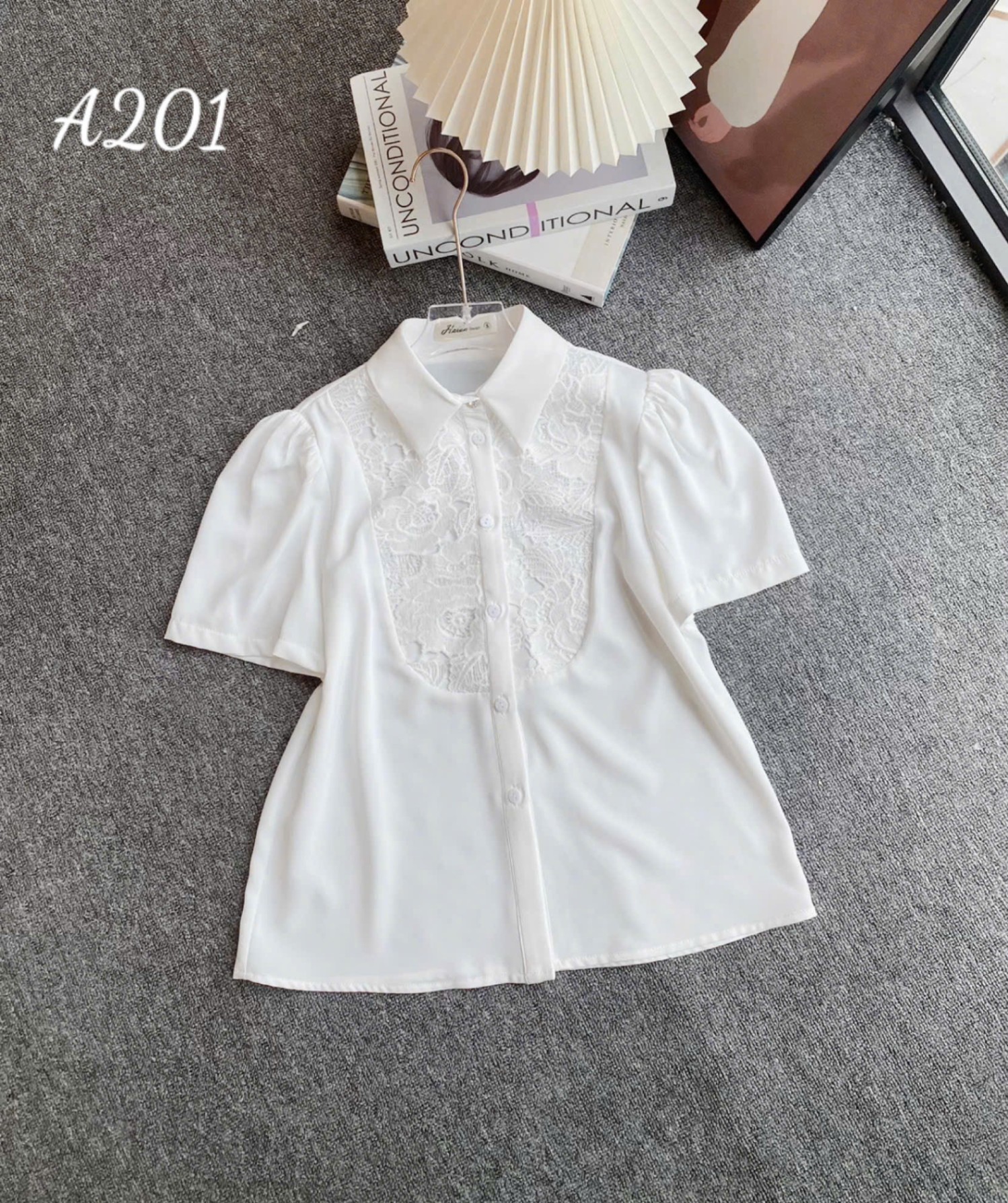 A201 Áo sơ mi cổ yếm ren