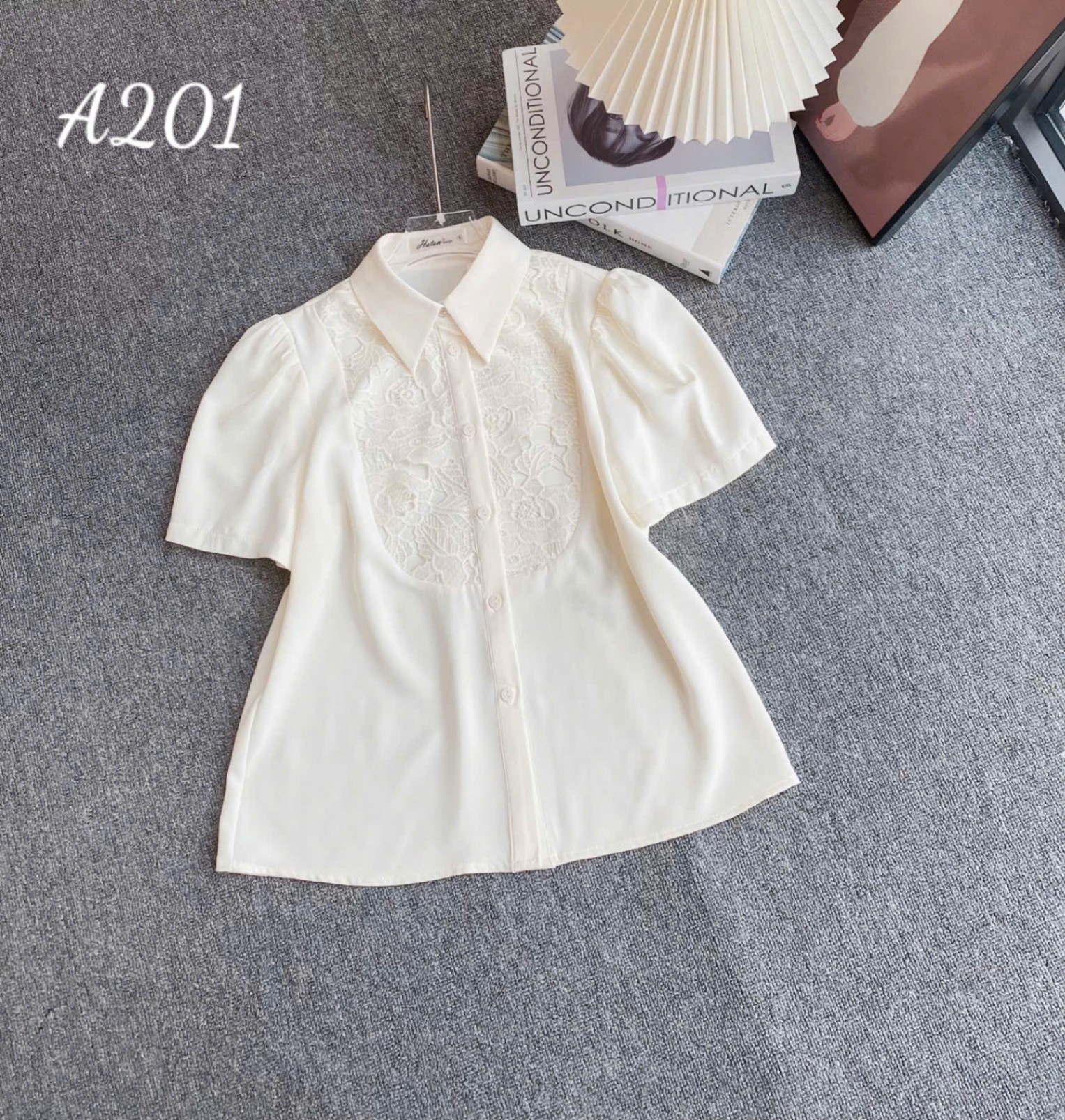 A201 Áo sơ mi cổ yếm ren