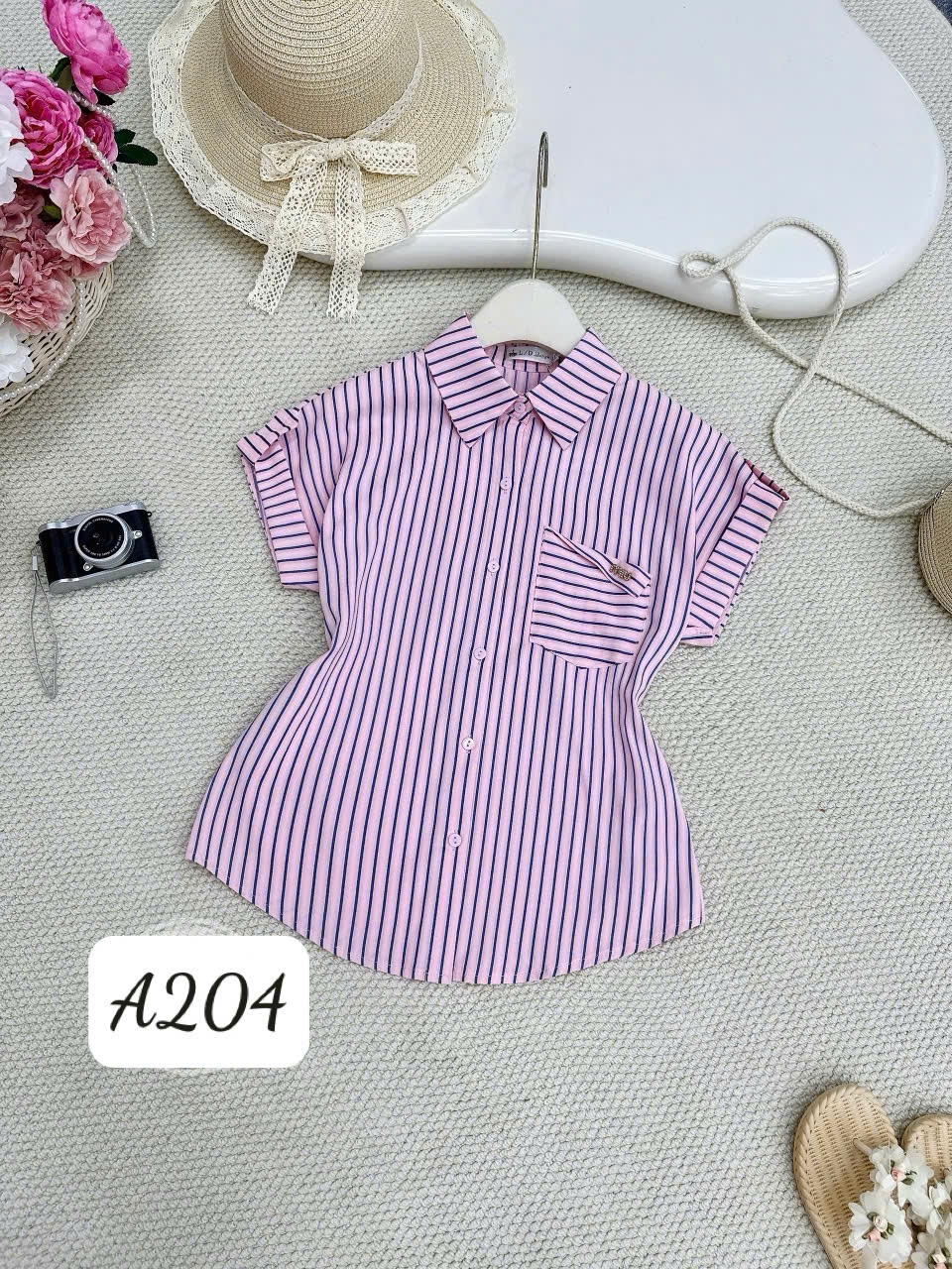 A204 Áo sơ mi kẻ túi gập MIU