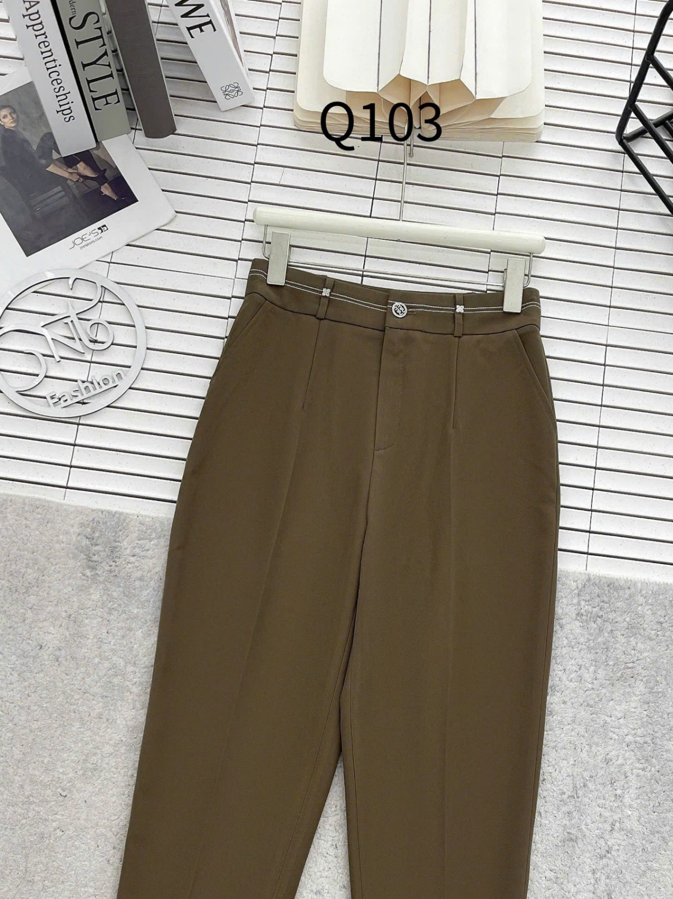 Q103 Quần baggy thêu chỉ tag hoa
