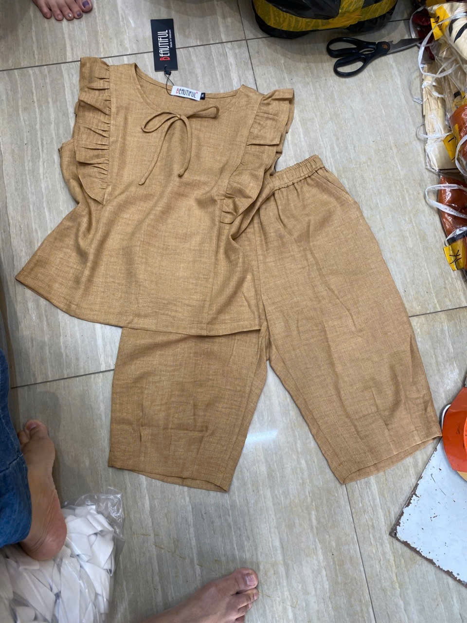 SB9 Set áo tay bèo quần ngố