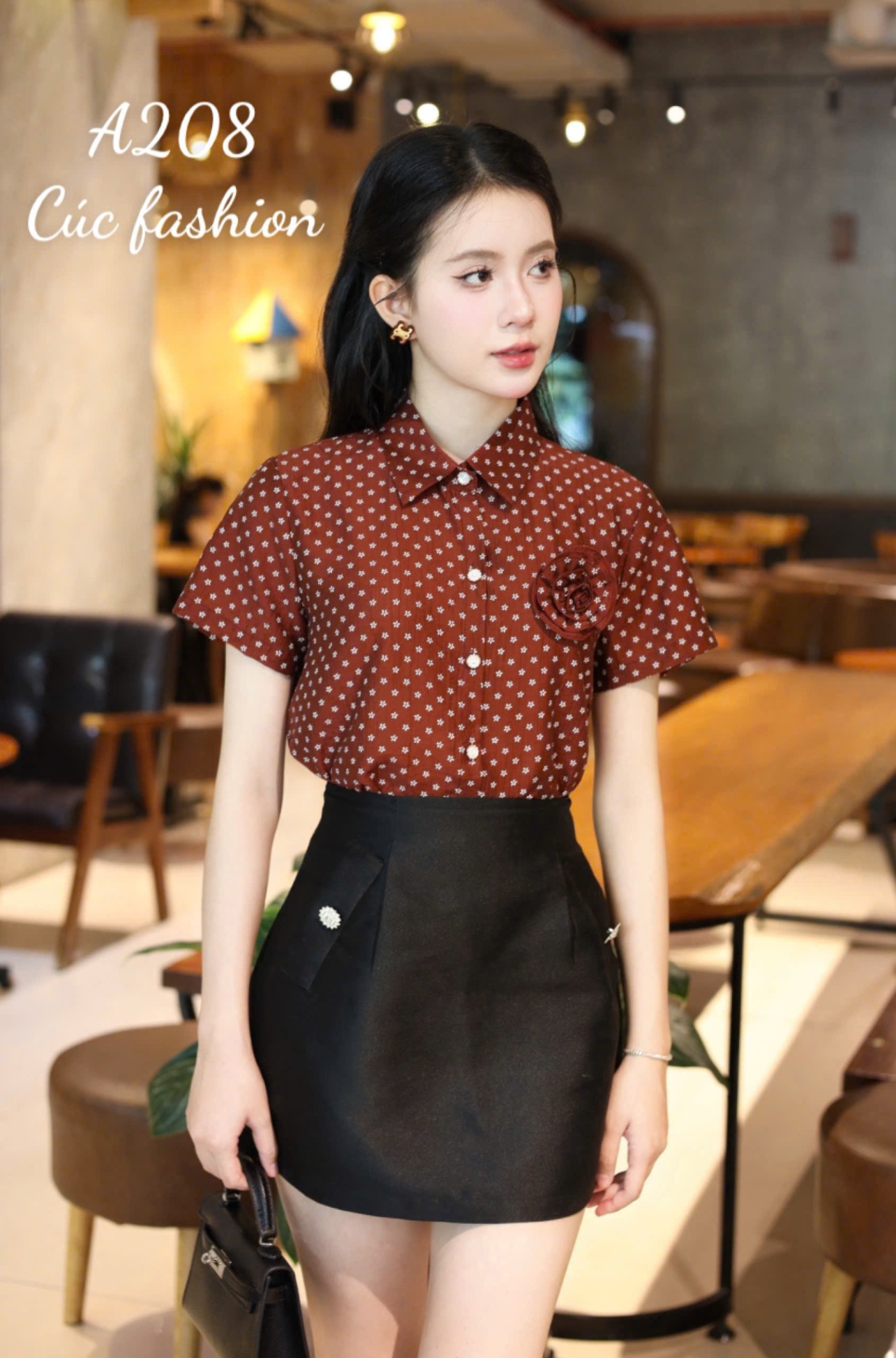 A208 Áo sơ mi chấm bi đính hoa
