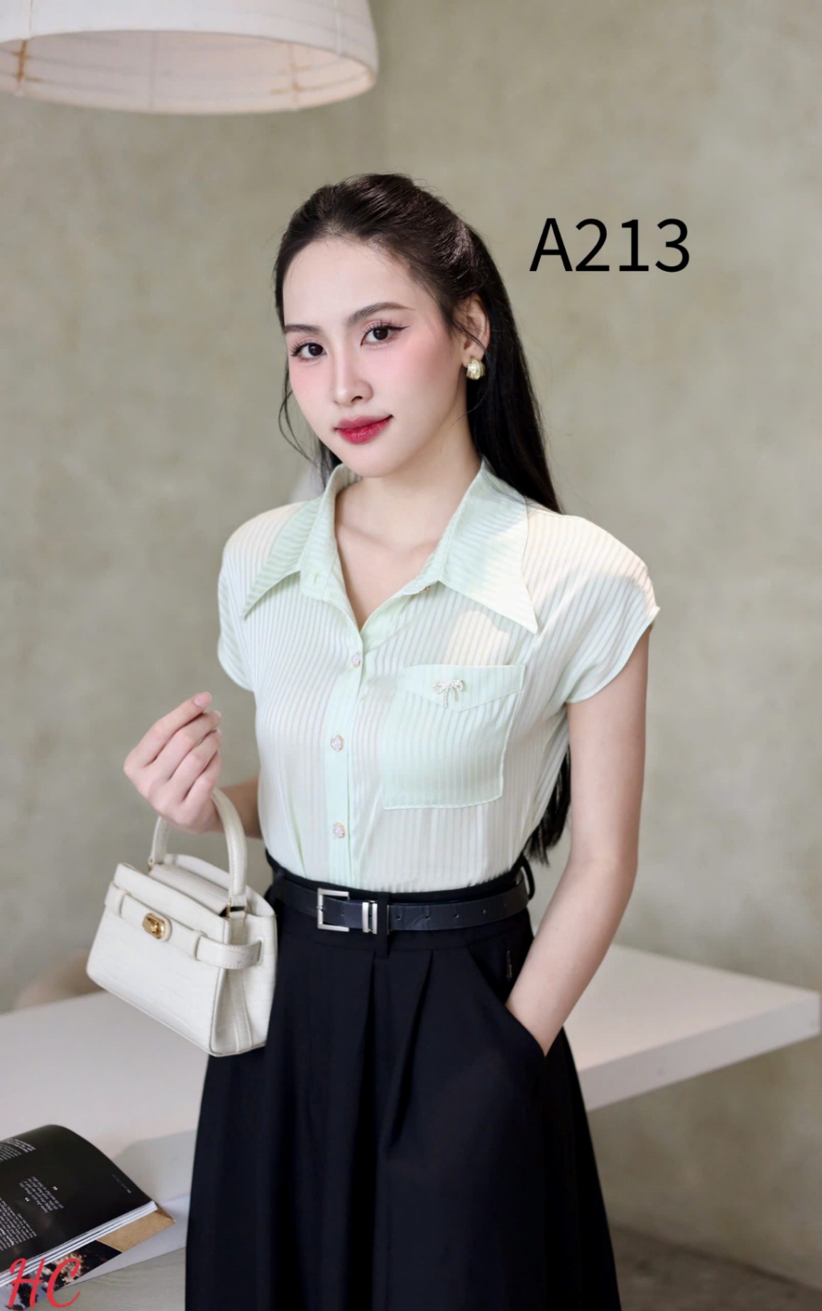 A213 Áo sơ mi cổ bướm túi ngực tag nơ