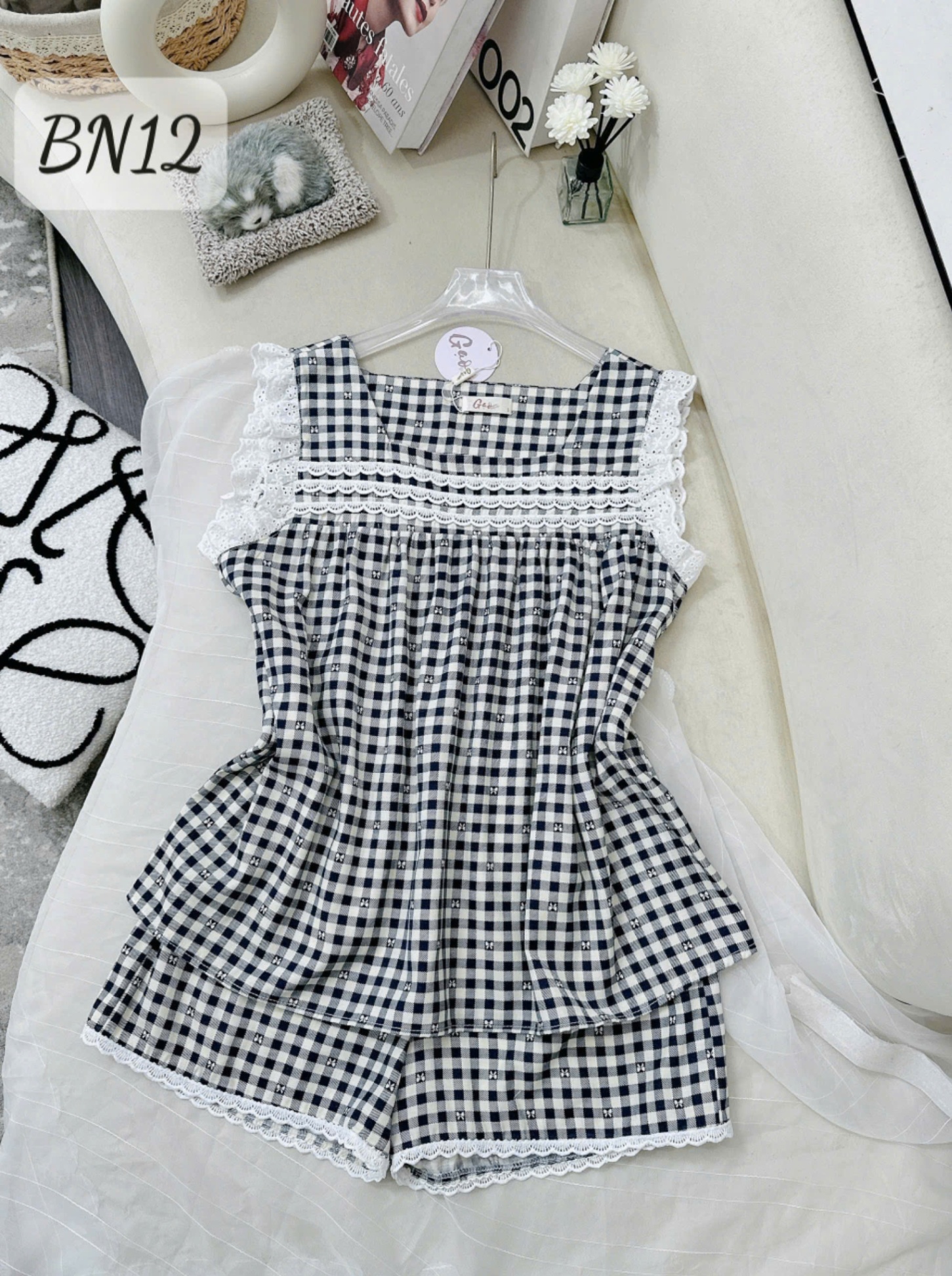 BN12 Bộ ngủ kẻ phối ren