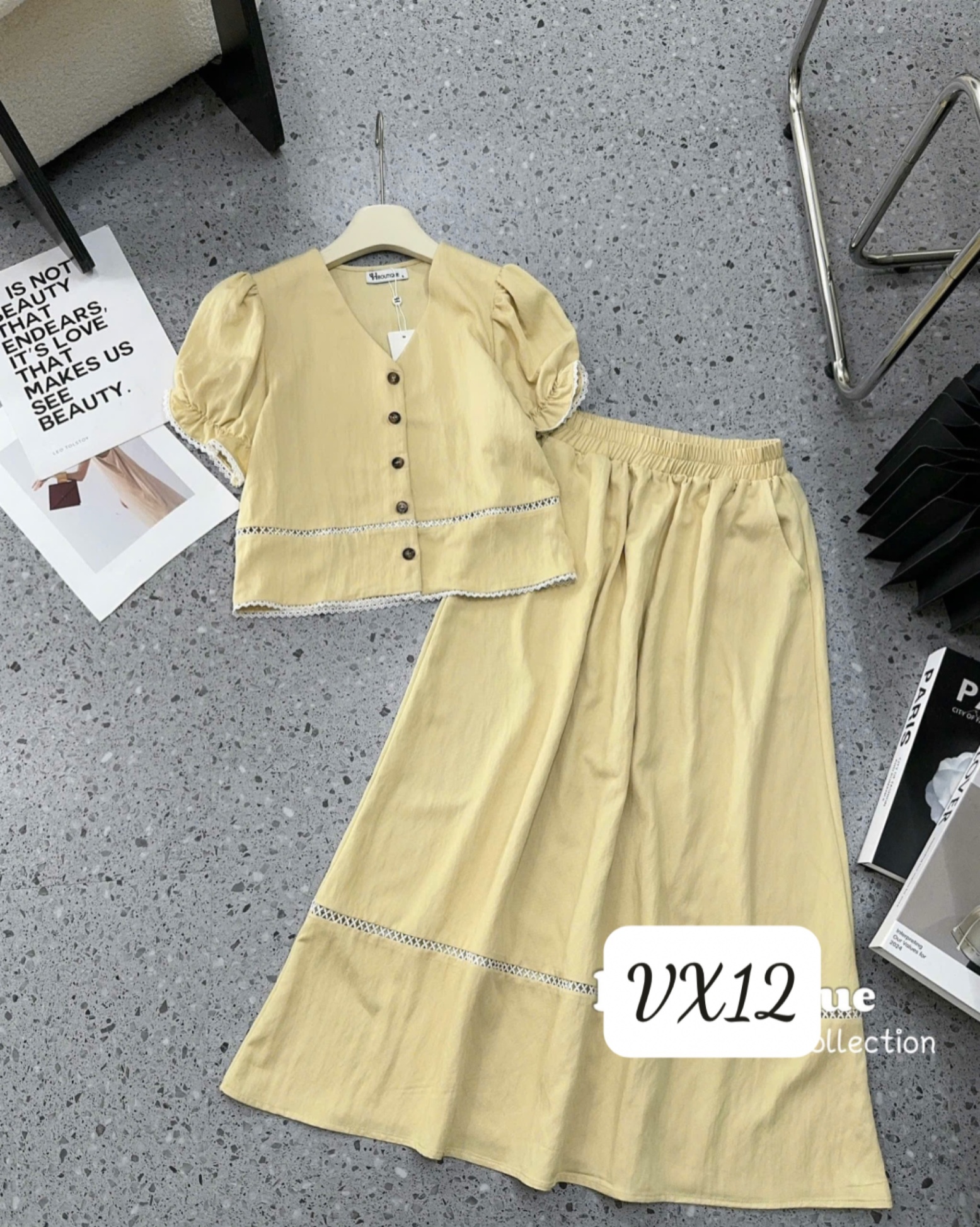 VX12 Set váy cổ V phối line trắng