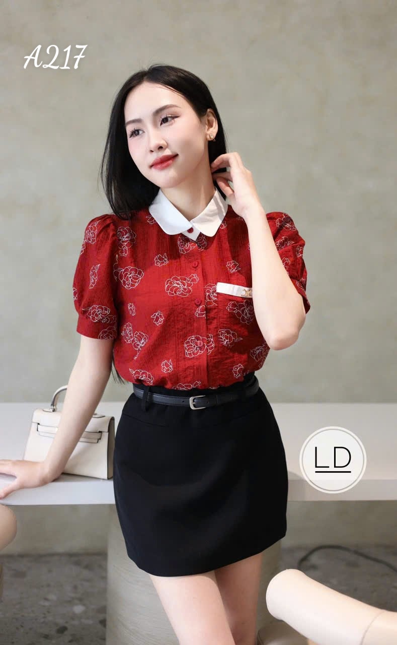 A217 Áo sơ mi in hoa cổ sen trắng
