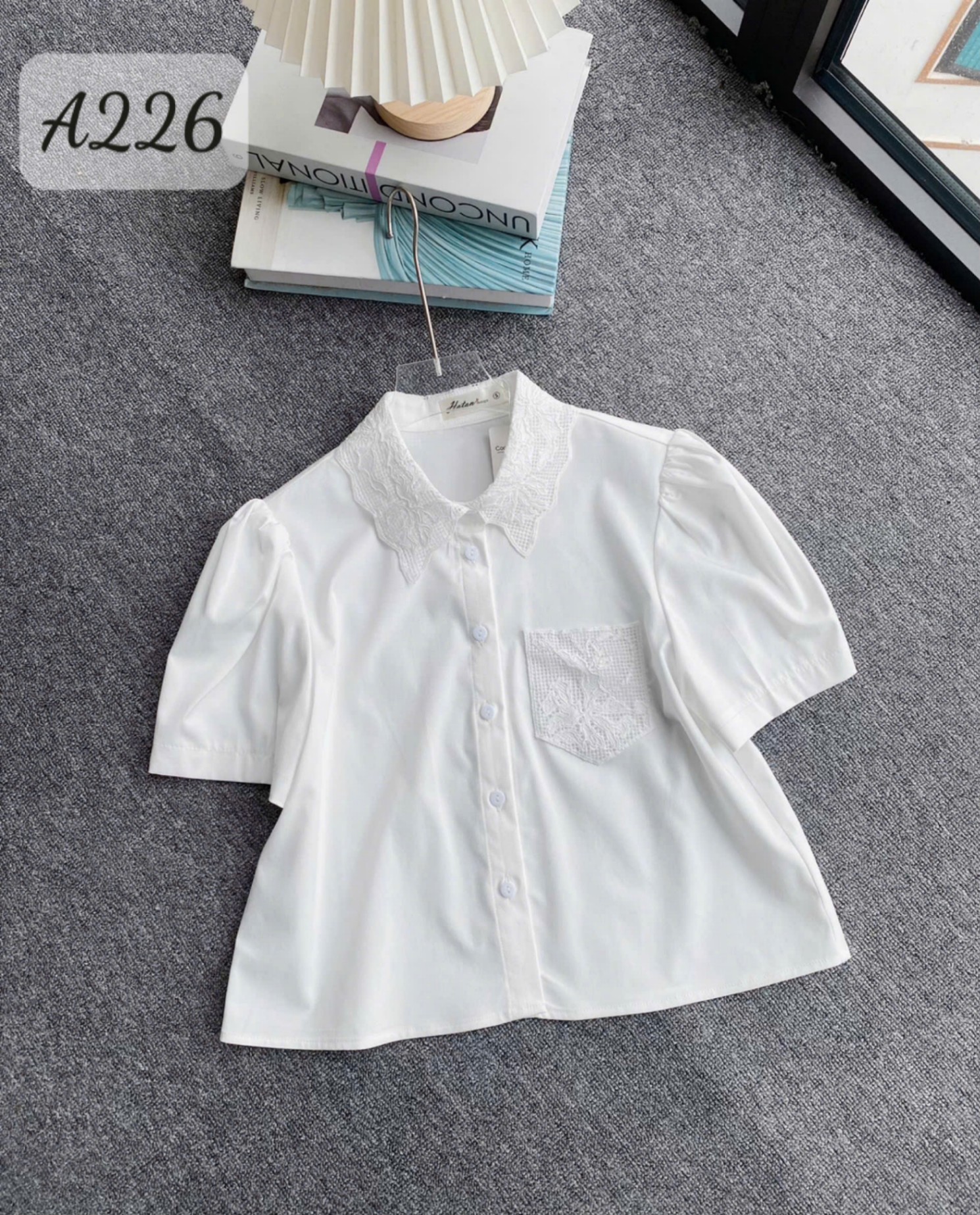 A226 Áo sơ mi phổ cổ túi ren