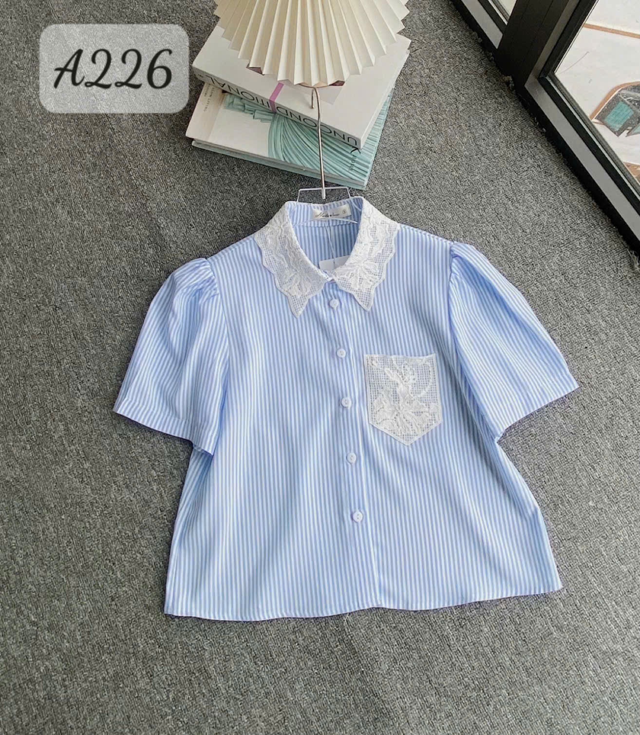 A226 Áo sơ mi phổ cổ túi ren