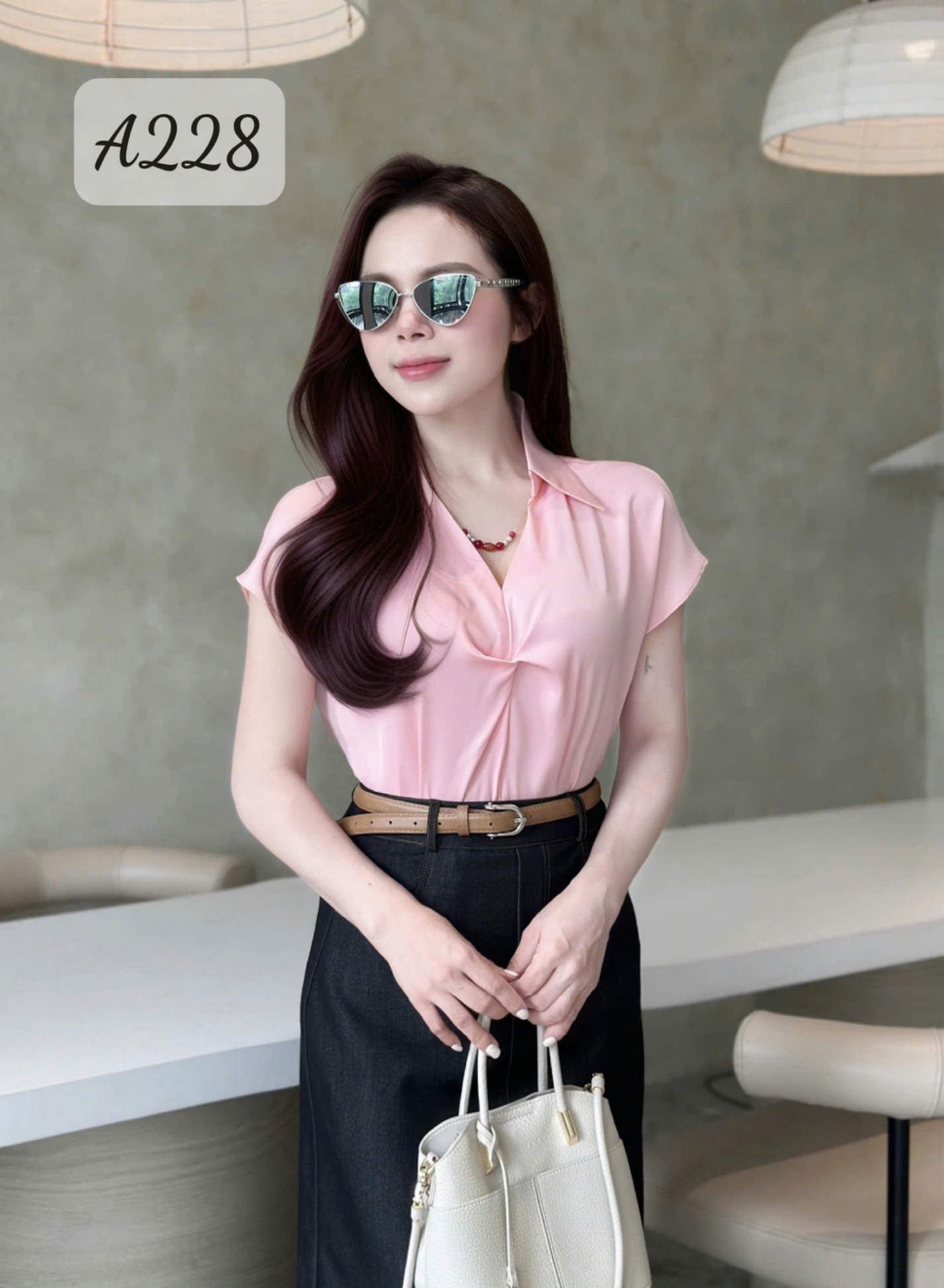 A228 Áo sơ mi lụa QCCC kèm dây đá