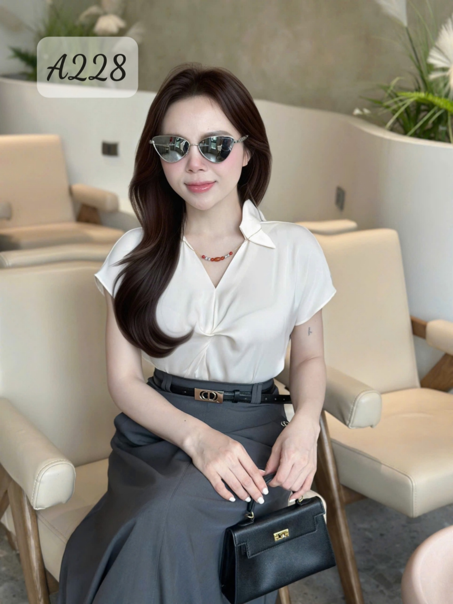 A228 Áo sơ mi lụa QCCC kèm dây đá