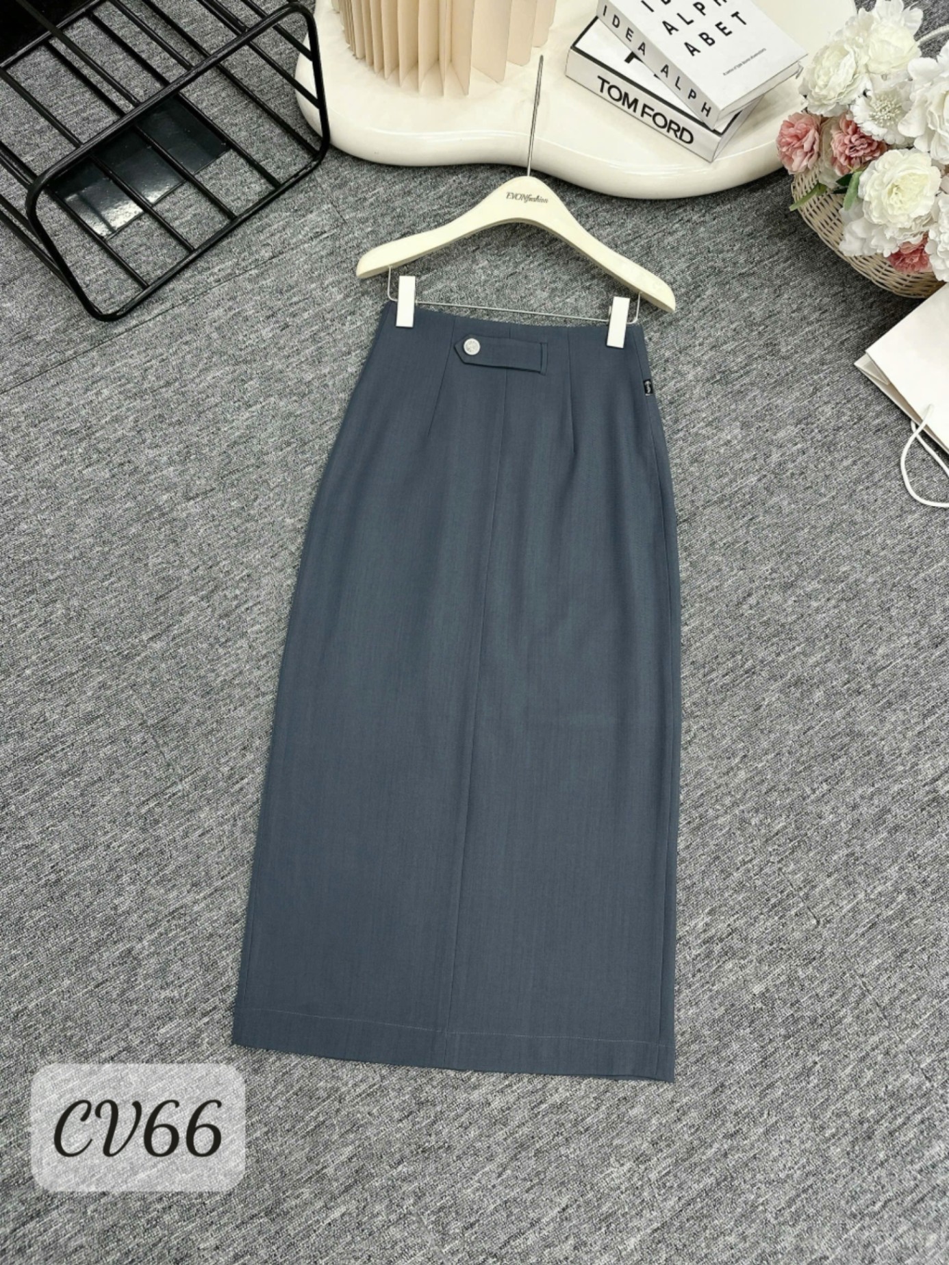 CV66 CV Bút chì cúc giữa