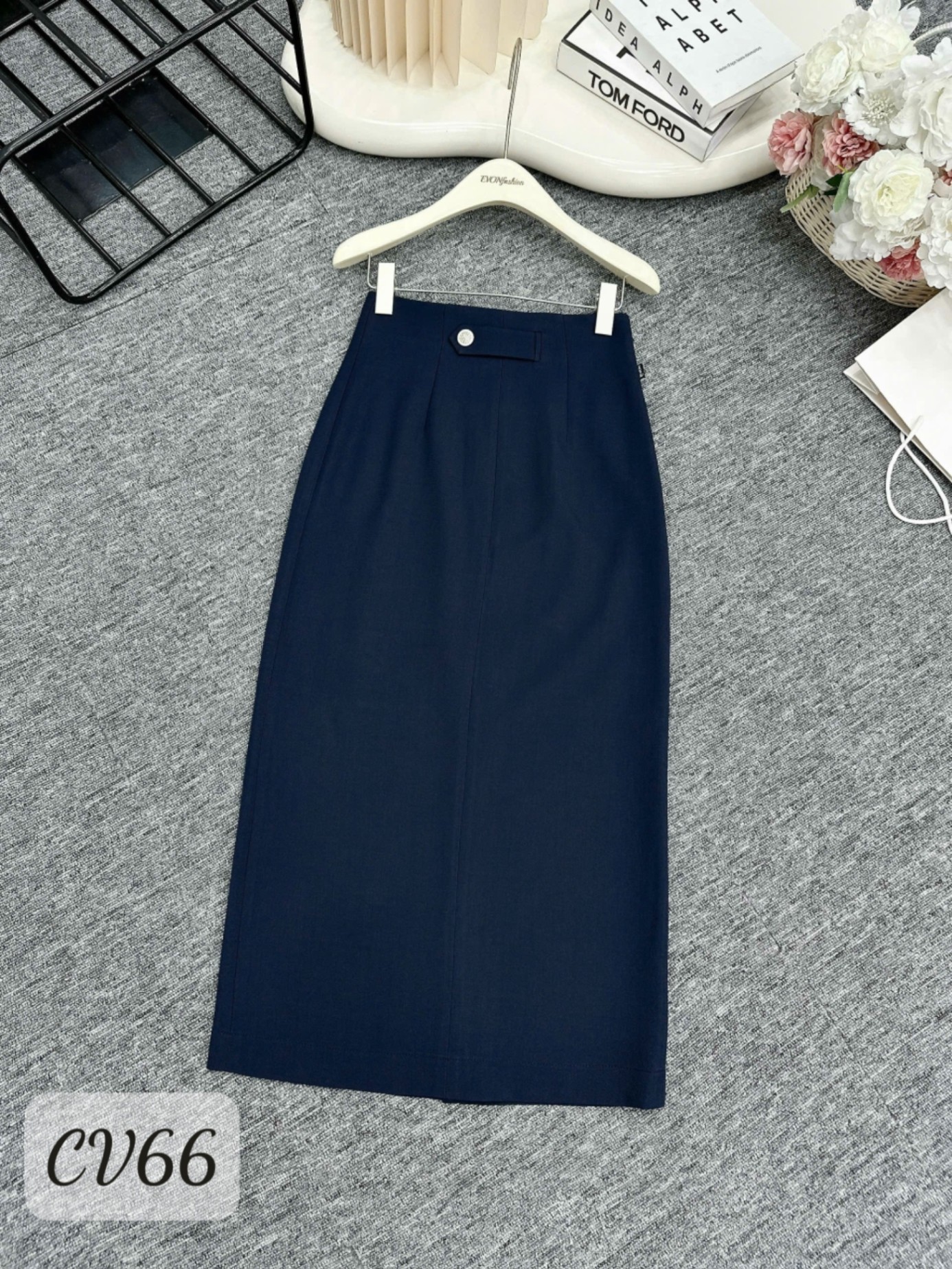 CV66 CV Bút chì cúc giữa