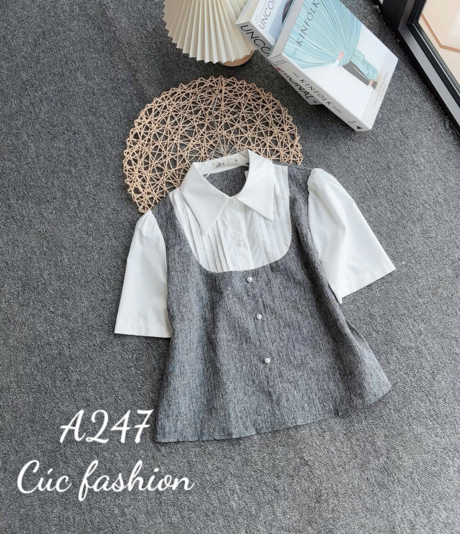 A247 Áo sơ mi cổ xếp ly cúc ngọc