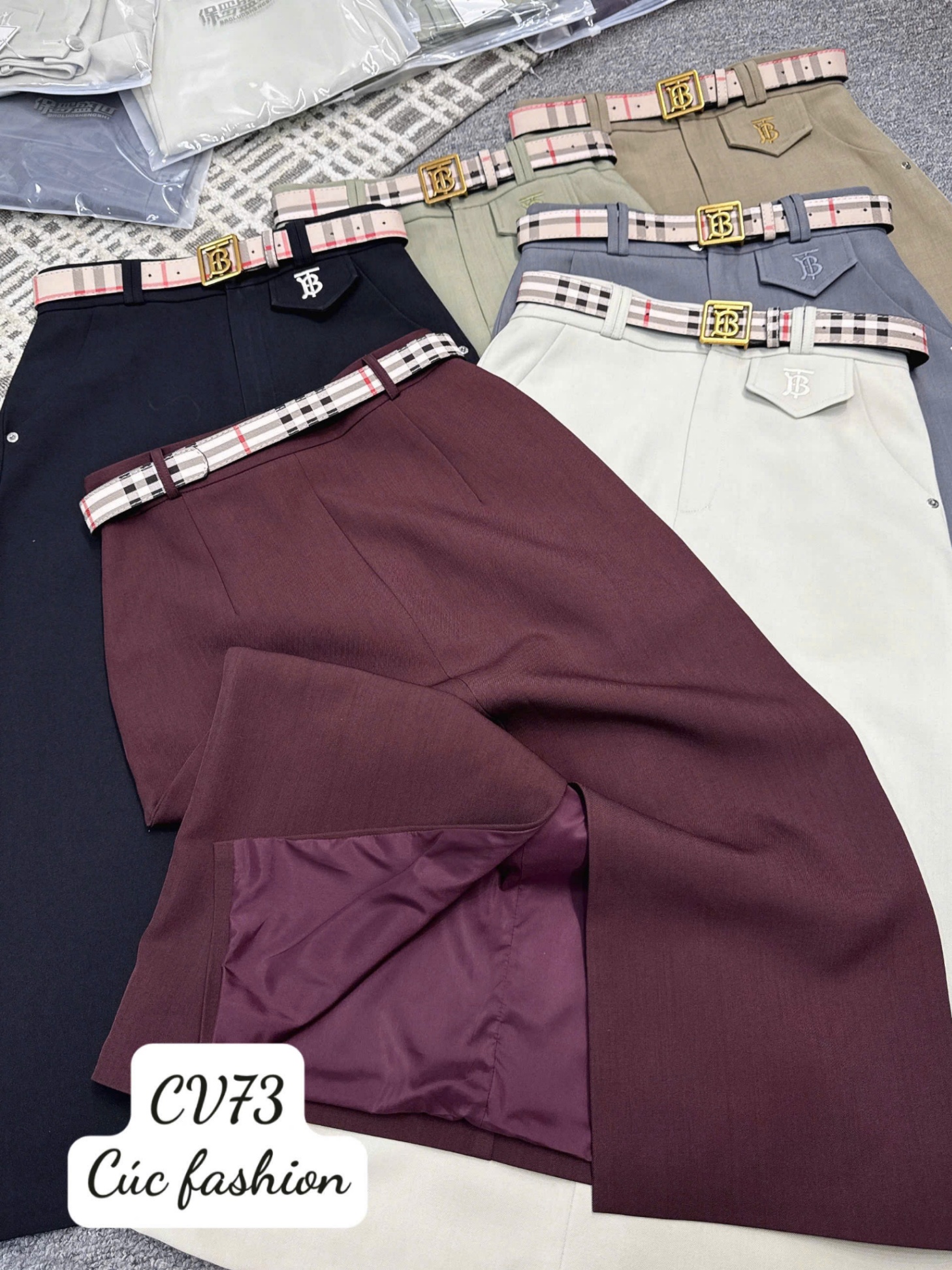 CV73 Chân váy QCCC kèm belt da