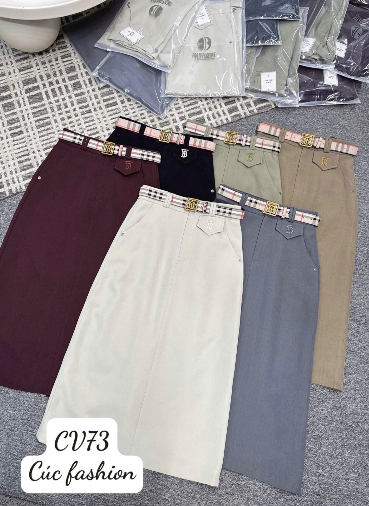 CV73 Chân váy QCCC kèm belt da