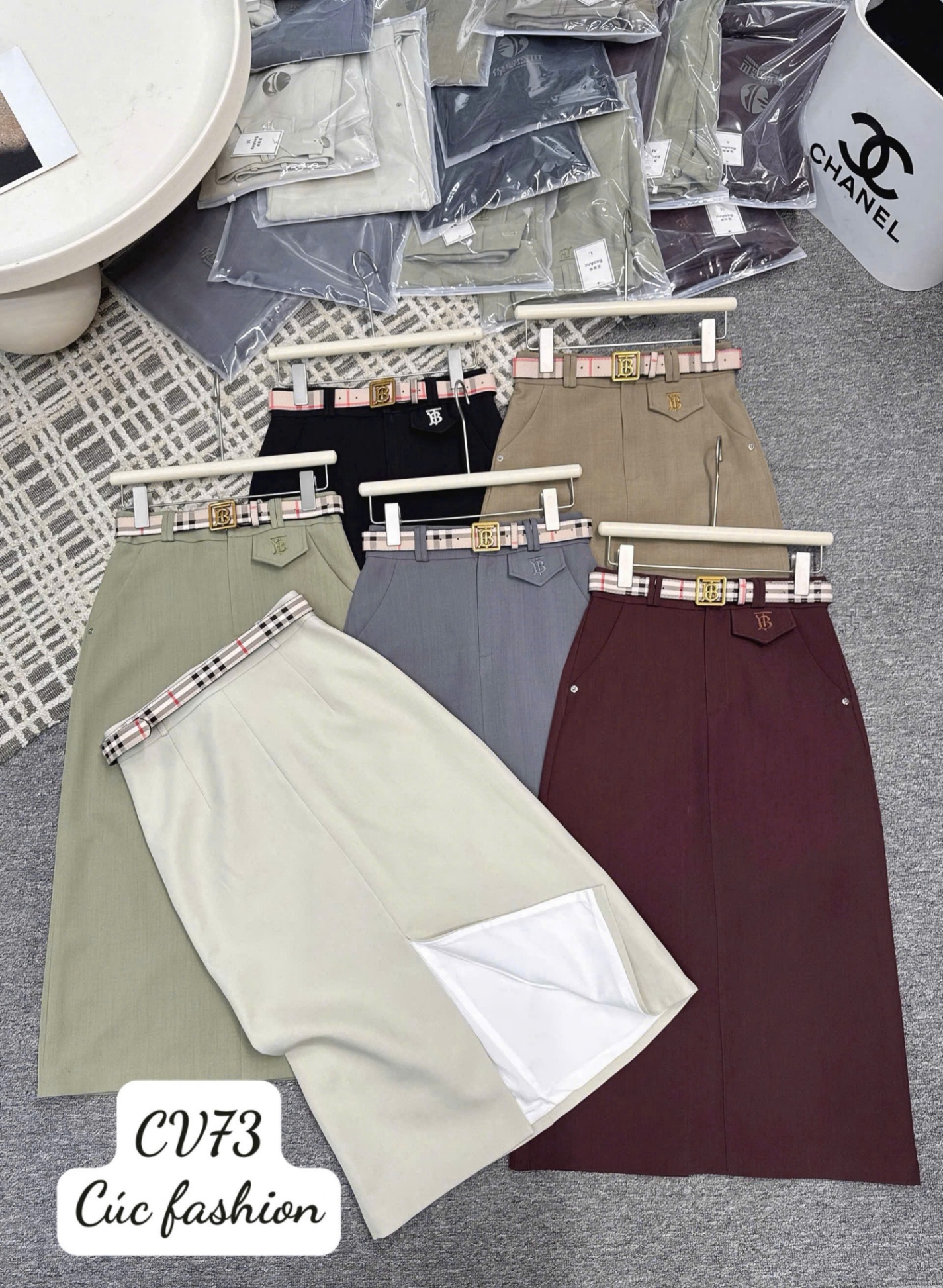 CV73 Chân váy QCCC kèm belt da