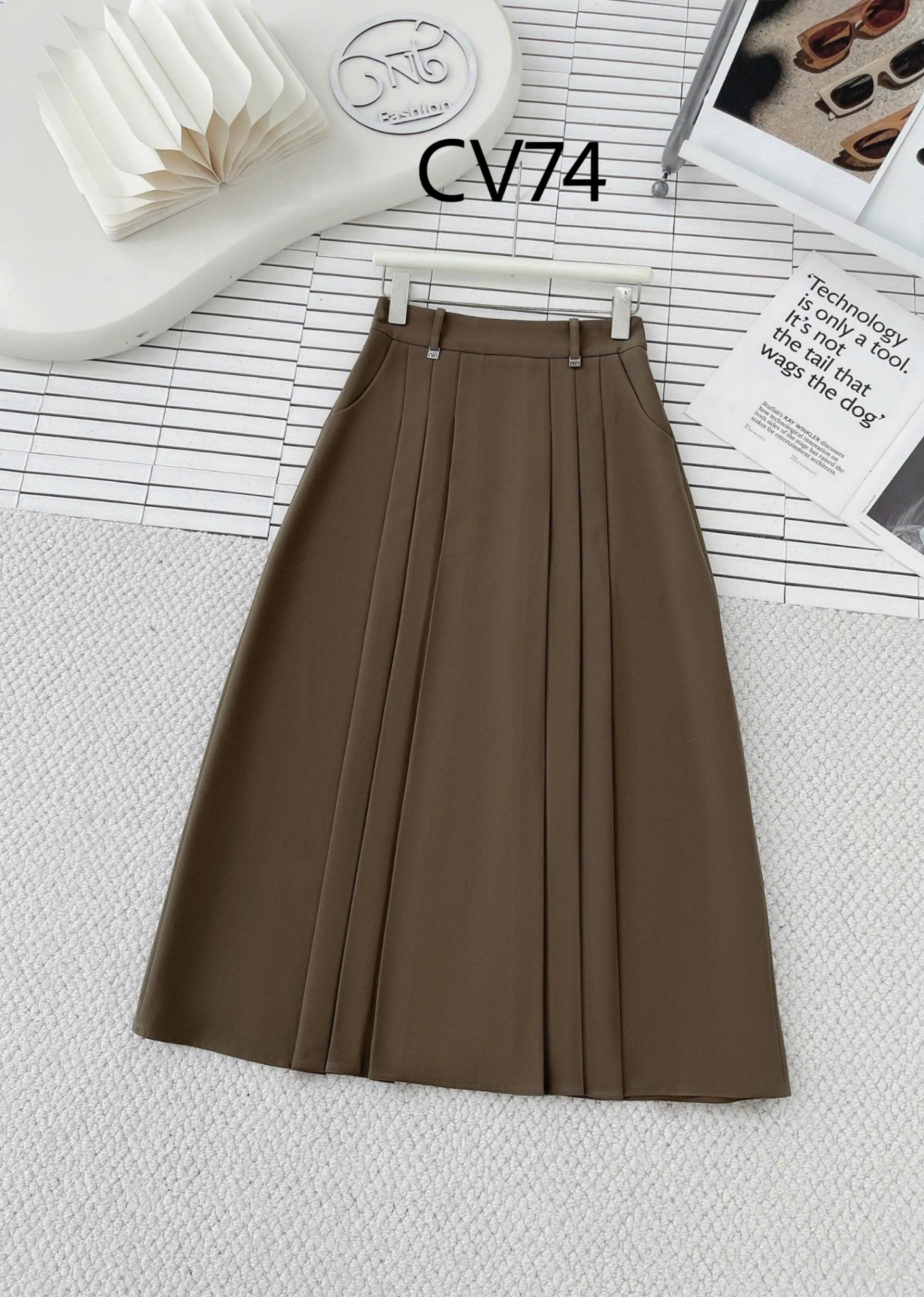 CV74 Chân váy dài xếp ly