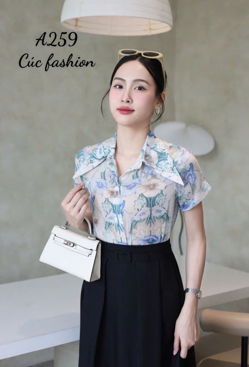 A259 Áo sơ mi hoa cổ nhọn đính đá