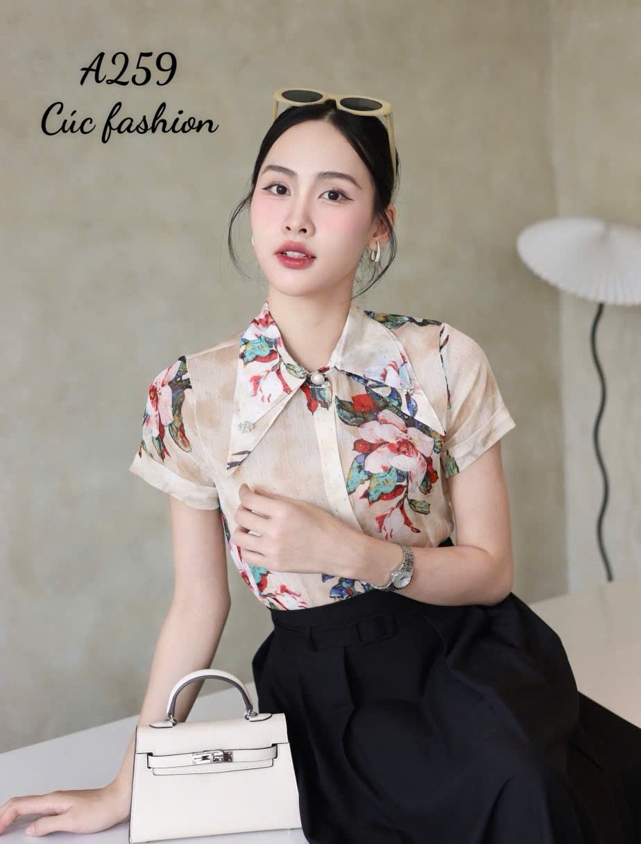 A259 Áo sơ mi hoa cổ nhọn đính đá